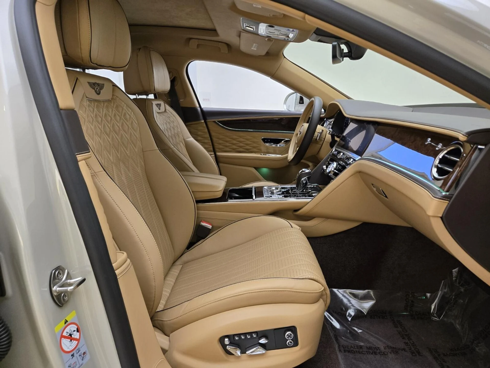 mph026_1859015149_Used_2022_Bentley_Flying_Spur_V8_1767077529_96c38ee030