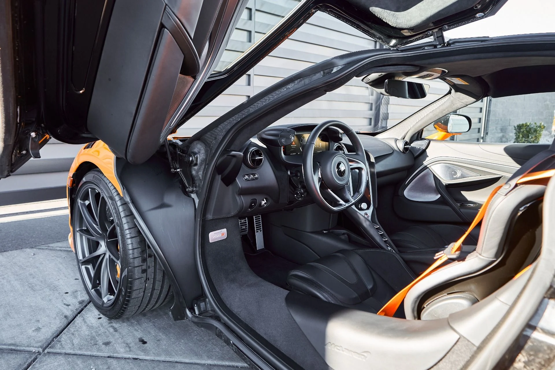 mph026_1863285583_Used_2024_Mc_Laren_750_S_1765410668_6fa8ebd8d7