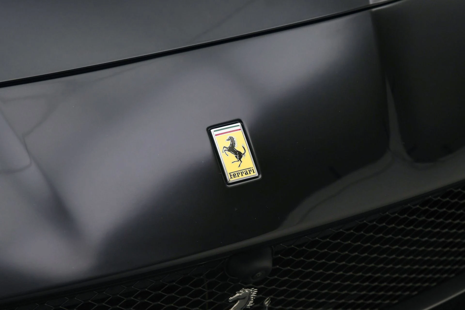 mph026_1864571175_f35003d3c05341ef9ac680d50f28246d_185f8cfece