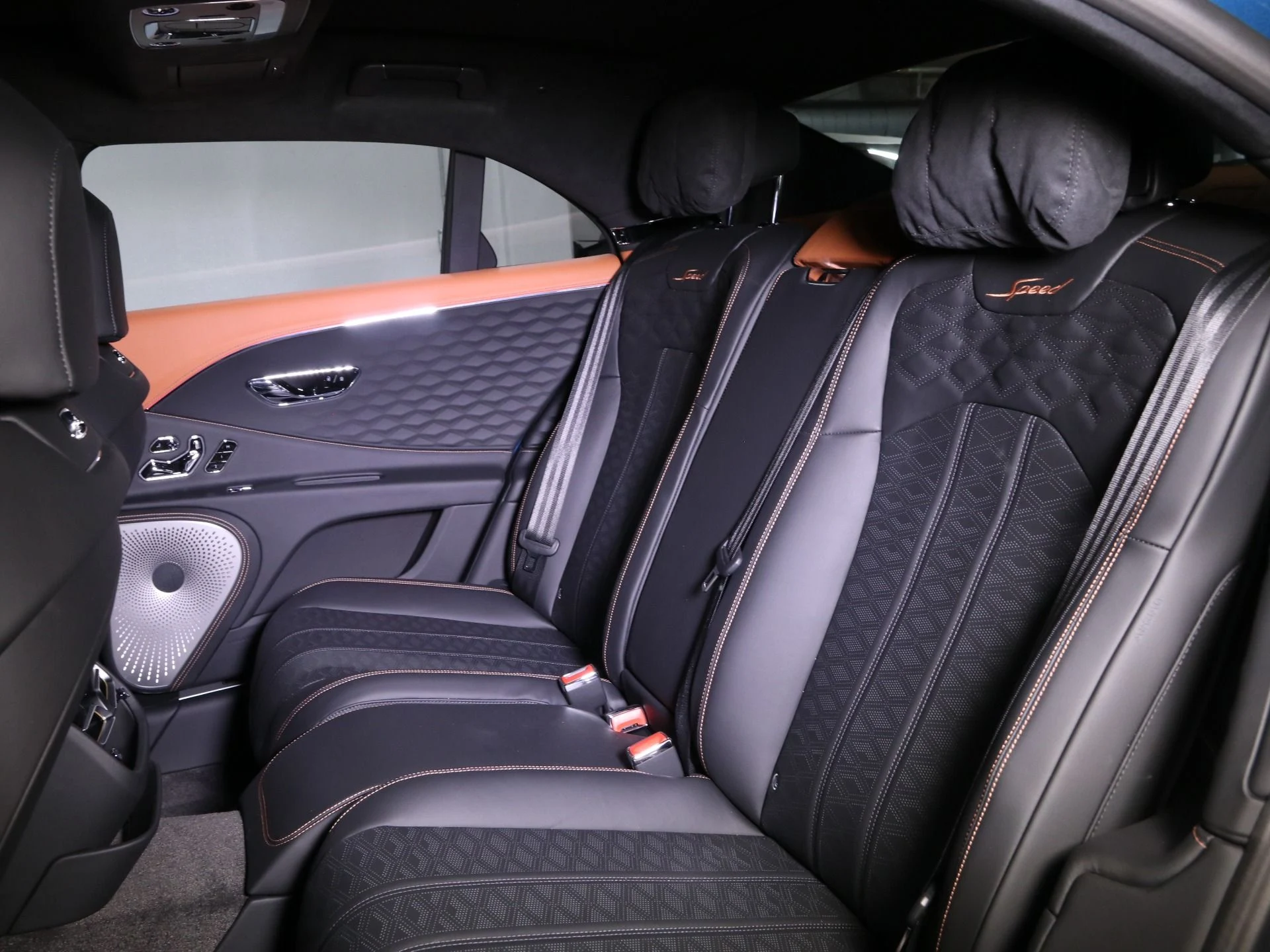 mph026_1865514037_New_2025_Bentley_Flying_Spur_Speed_1756801667_4649f1a040