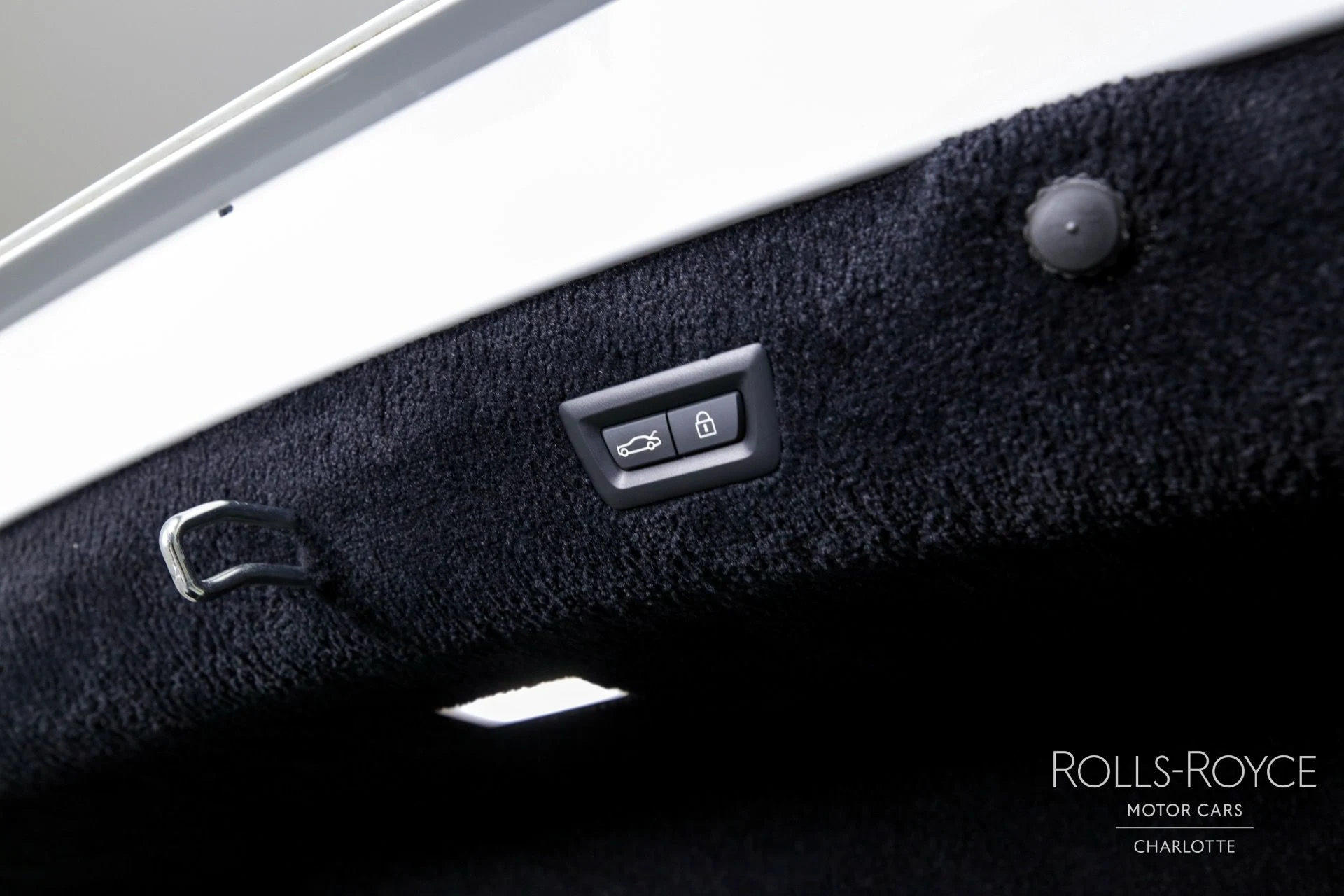 mph026_1867971625_Used_2023_Rolls_Royce_Phantom_1726254604_b653672d68