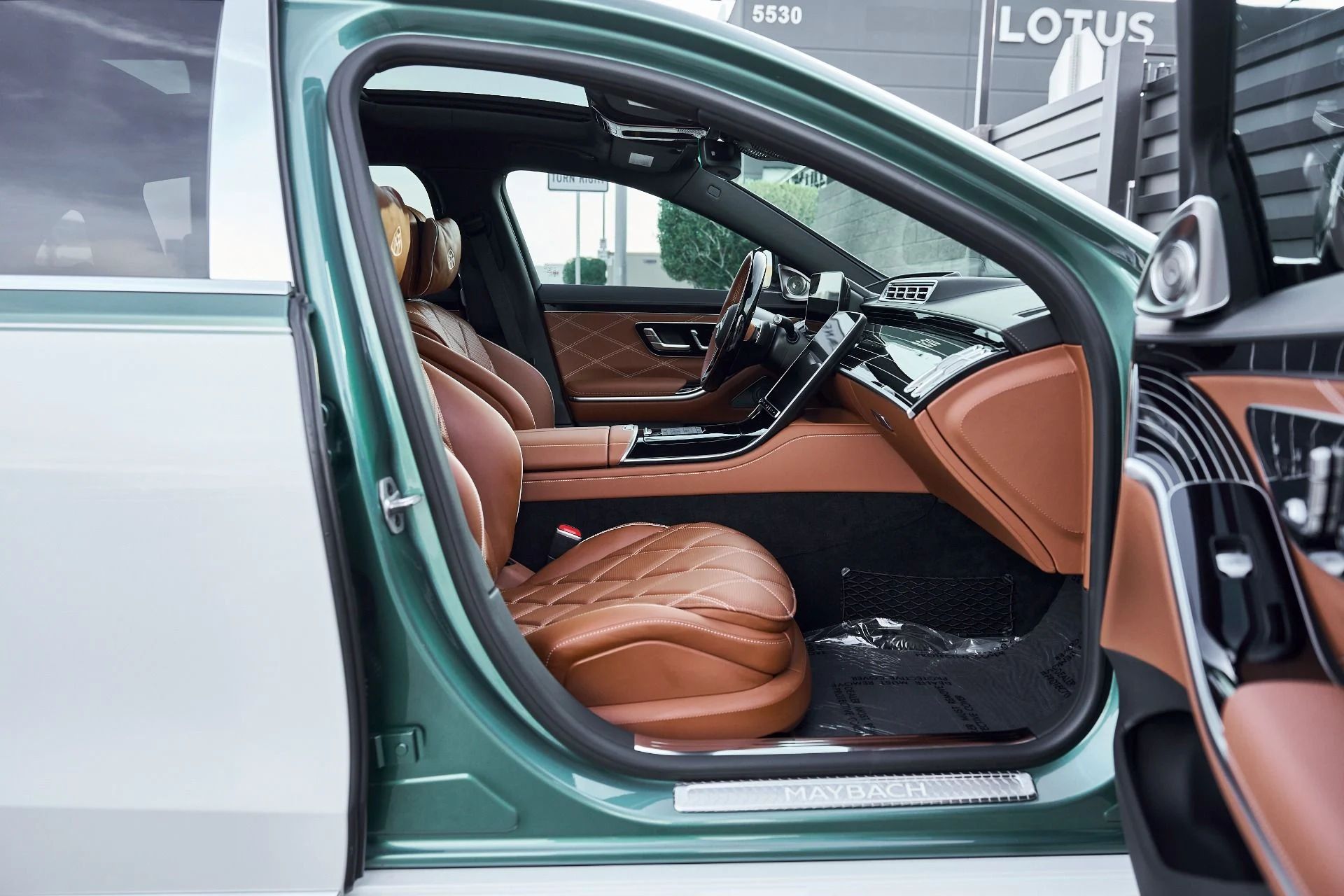 mph026_187377135_Used_2026_Mercedes_Benz_S_Class_Maybach_S_680_1769716657_5d2bde690c