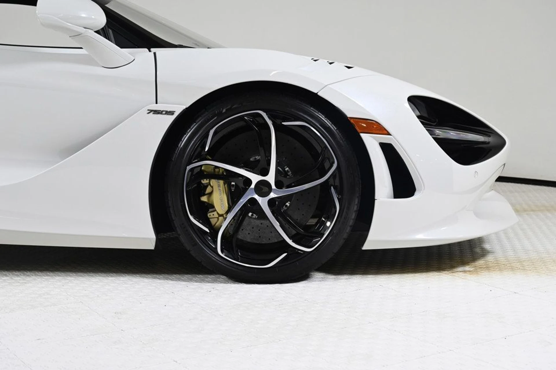 mph026_1877307918_used_2025_mclaren_750s_spider_11350_22950983_26_1024_1be51db35b