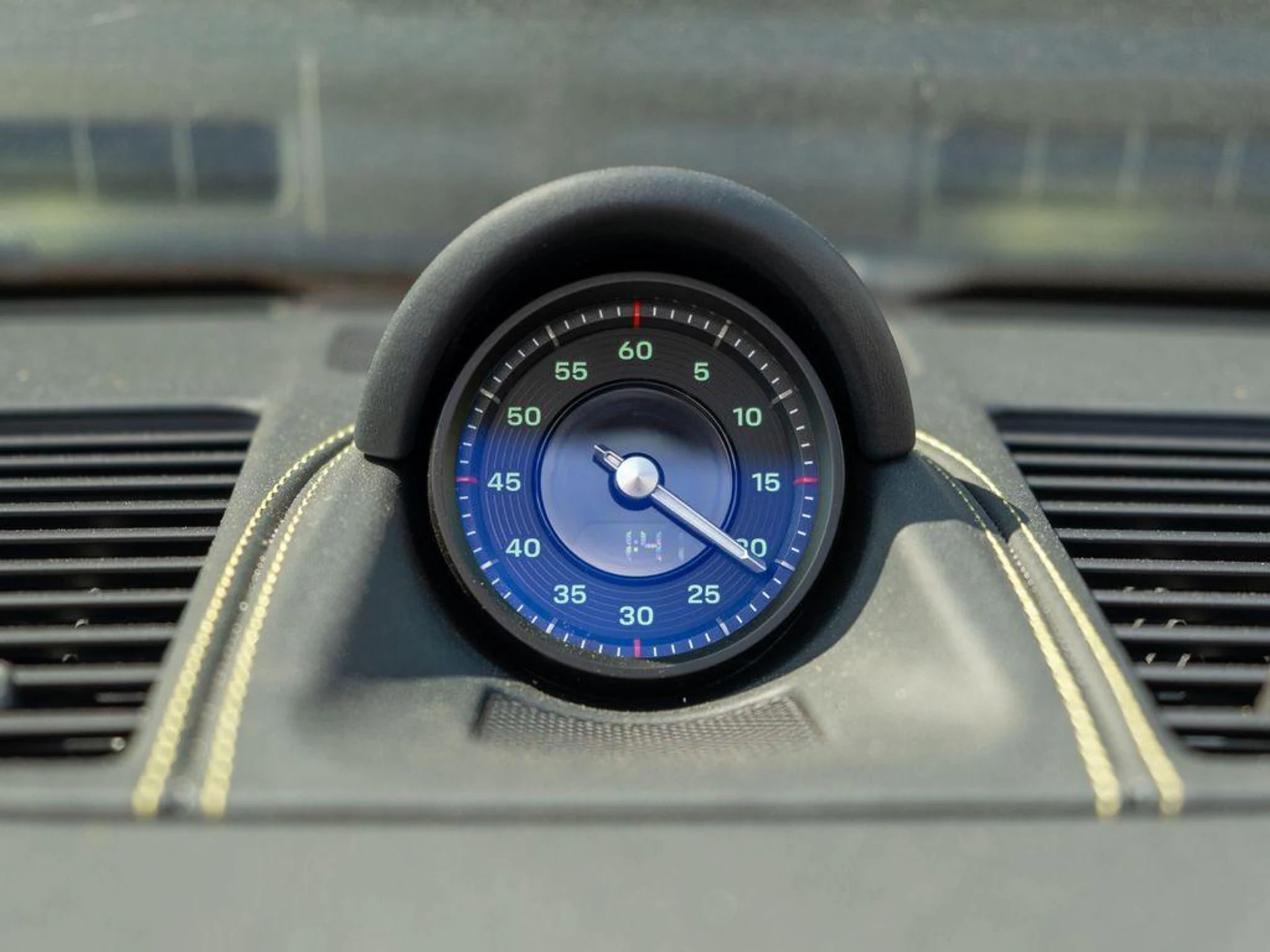 mph026_1879466363_Hadb_AO_Kixu_MGQB_3qn5_J9_S3_Eiqqs_820ffe5078