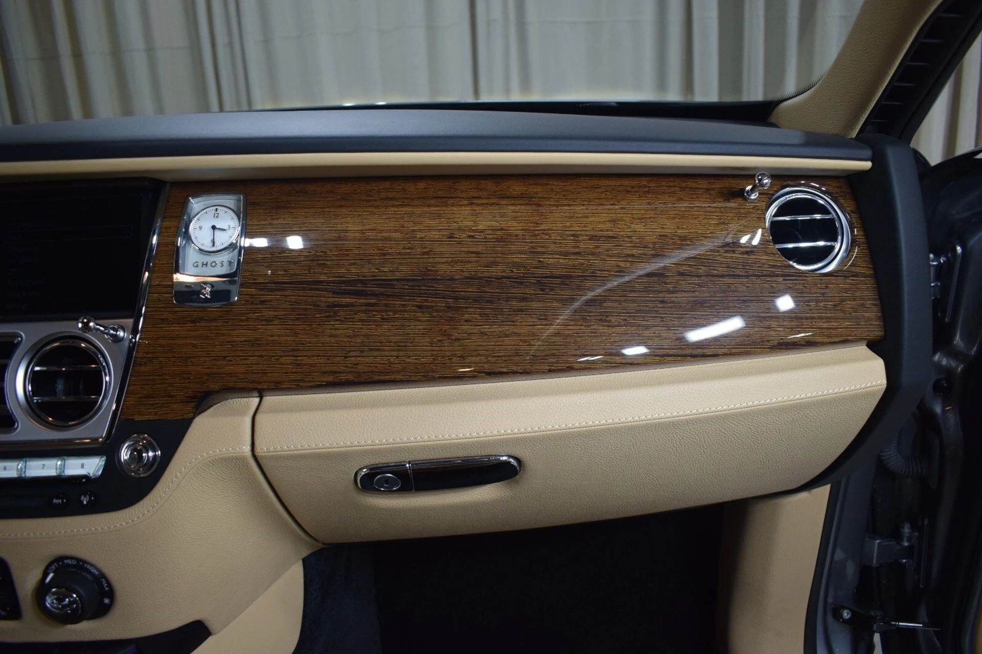 mph026_1880096967_049a19ea34e8fc6a8e0090dd26f4e190x_4de2280cf7