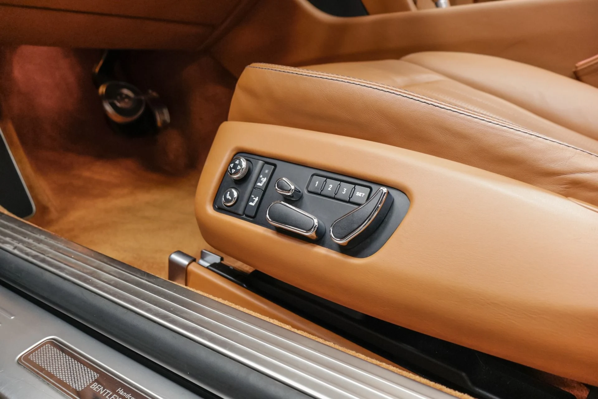 mph026_1880140252_Used_2013_Bentley_Continental_GTC_1761057953_ffca9cfc13
