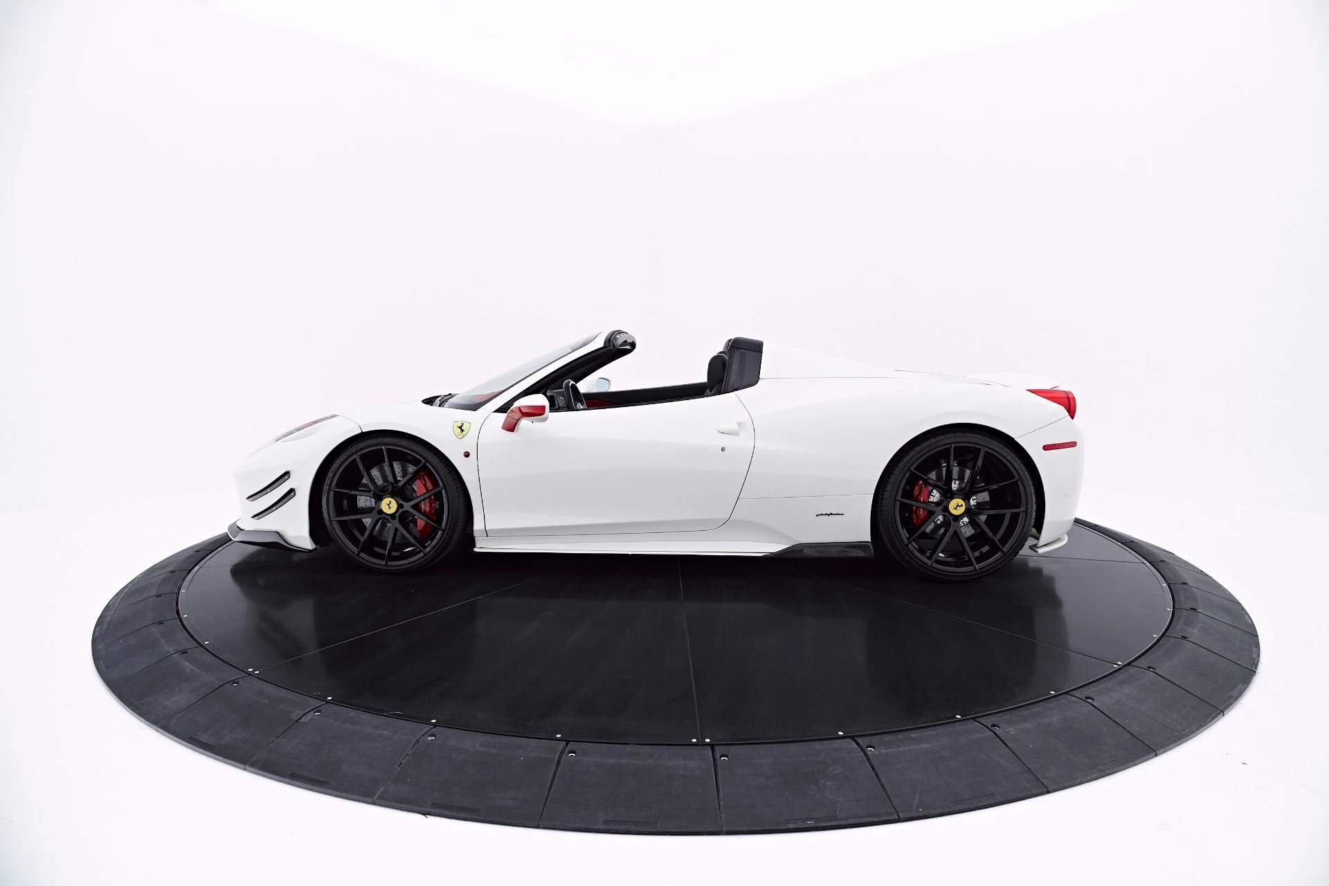 mph026_1880351175_Used_2014_Ferrari_458_Spider_Base_1781828203_8ccaf9a566