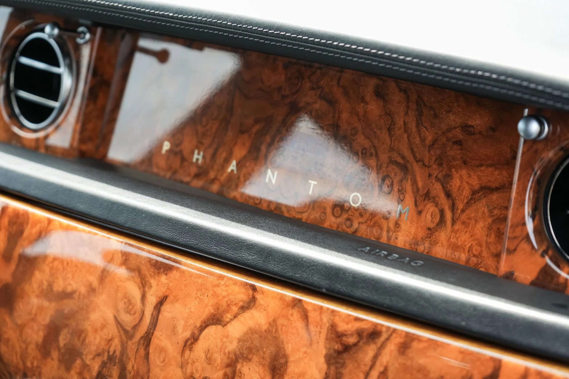 mph026_1890678921_Used_2005_Rolls_Royce_Phantom_1787087643_d551329a80