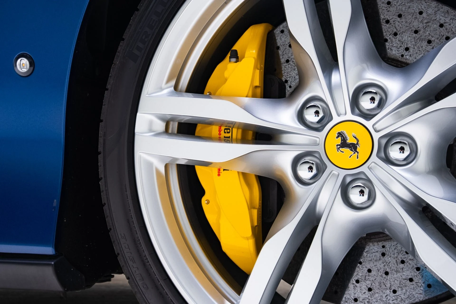 mph026_1892455885_Used_2020_Ferrari_Portofino_1771522372_64c98340e6