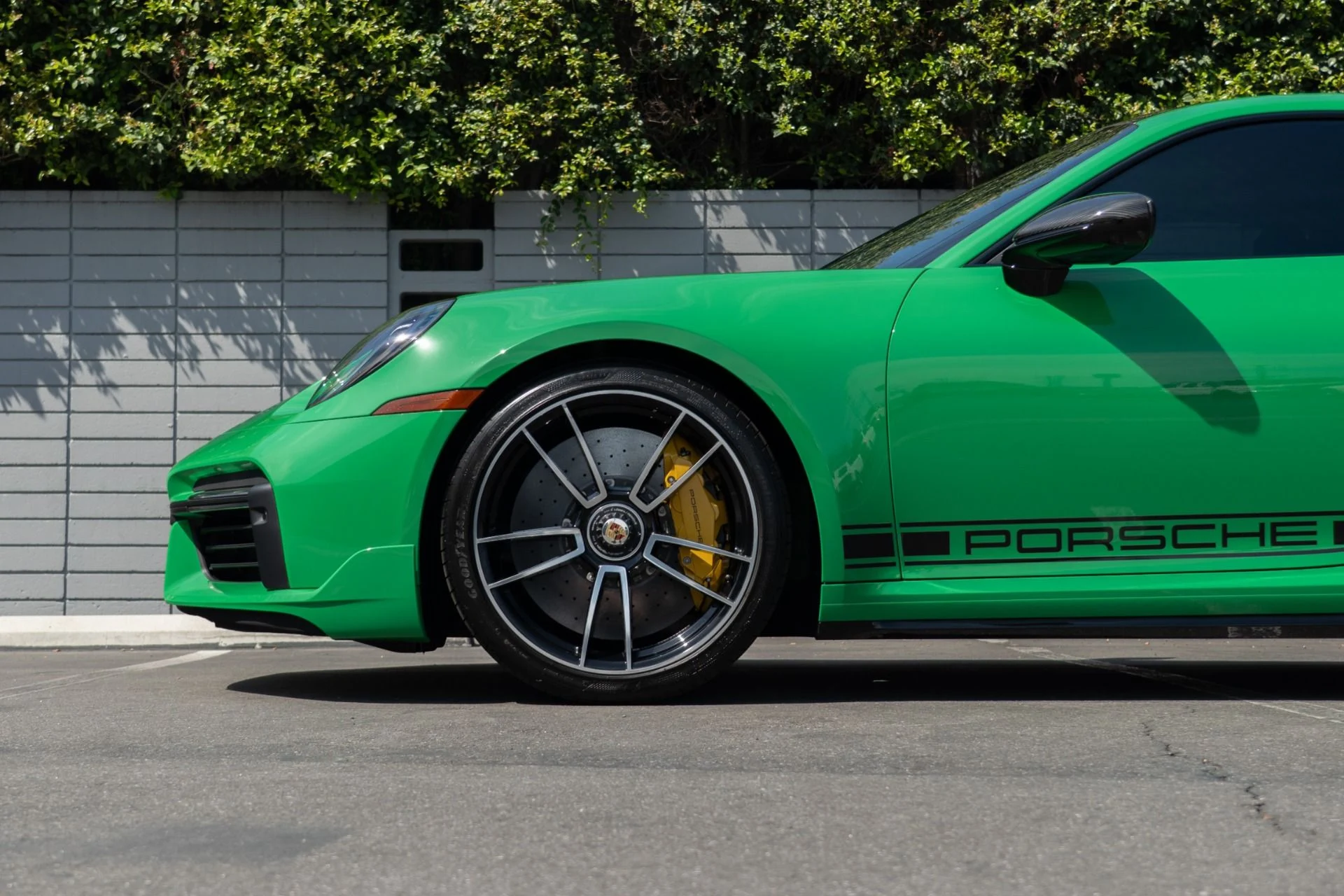 mph026_189313675_Used_2022_Porsche_911_Turbo_S_1758136963_ac709e09a4