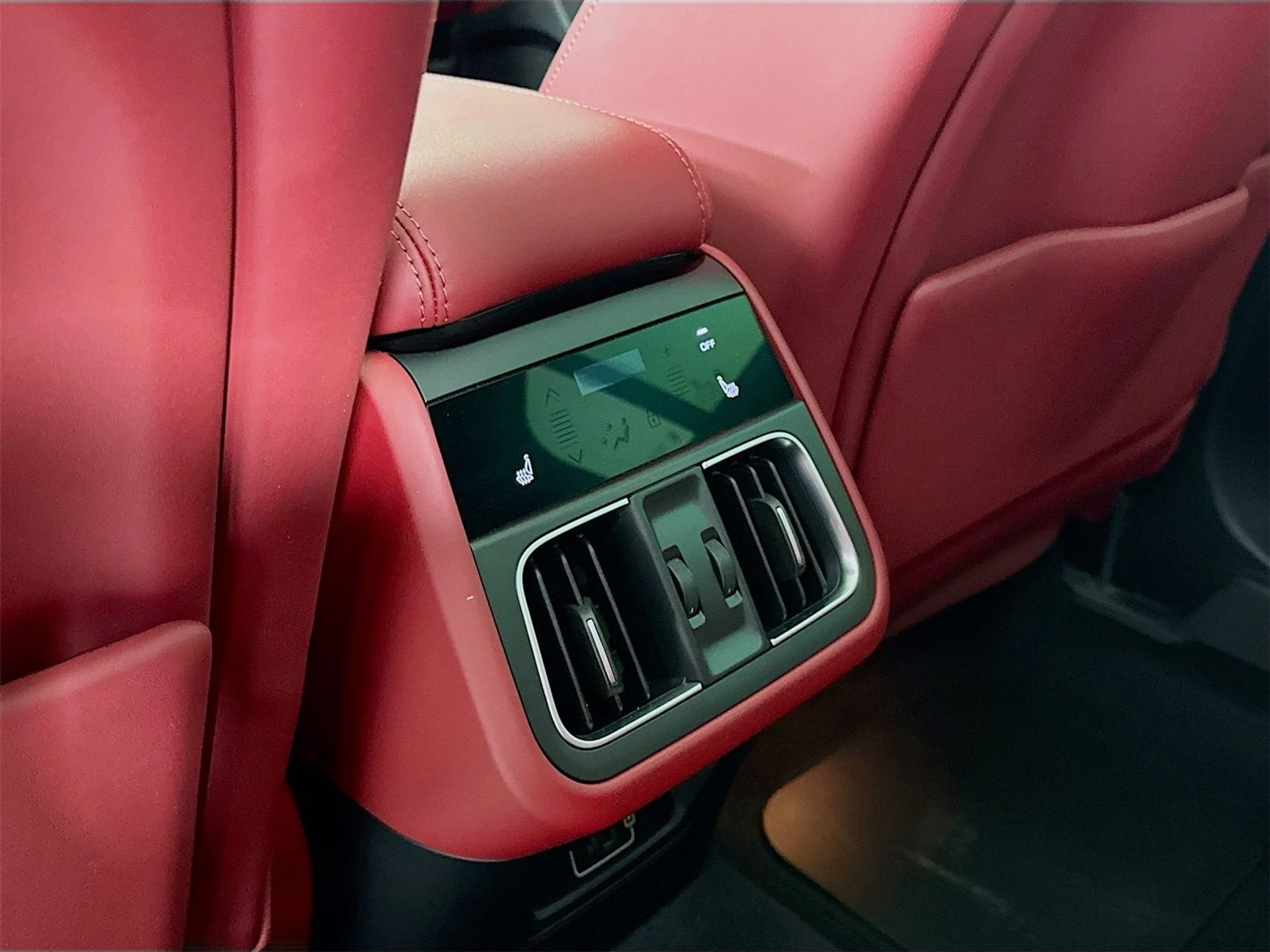 mph026_189402184_ec7d08d20c3a7df94e2d48def36102d8x_ca4839a208