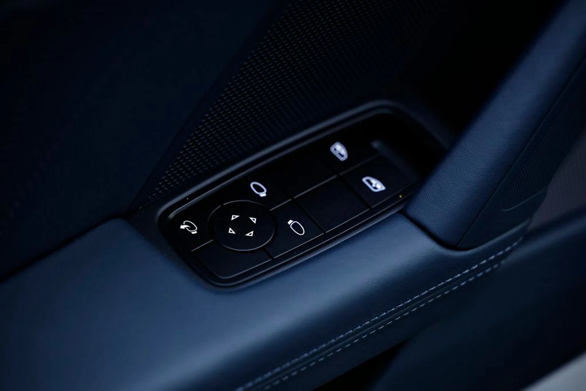 mph026_1898979042_e263388a603ce7adfe894b1aaeb8252d_e025b0e36a