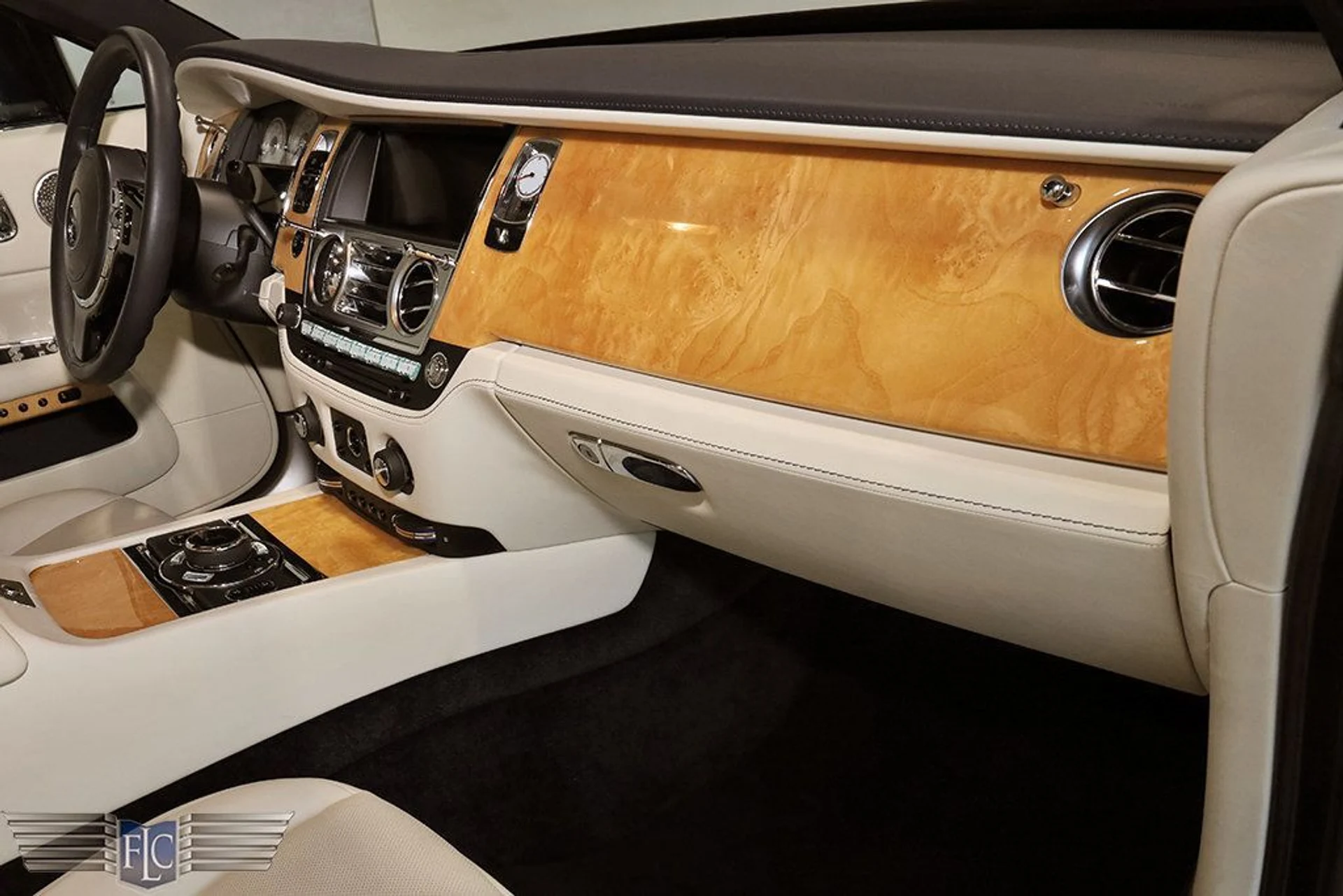 mph026_1900799691_used_2019_rolls_royce_wraith_coupe_9689_22959552_27_1024_035e013881