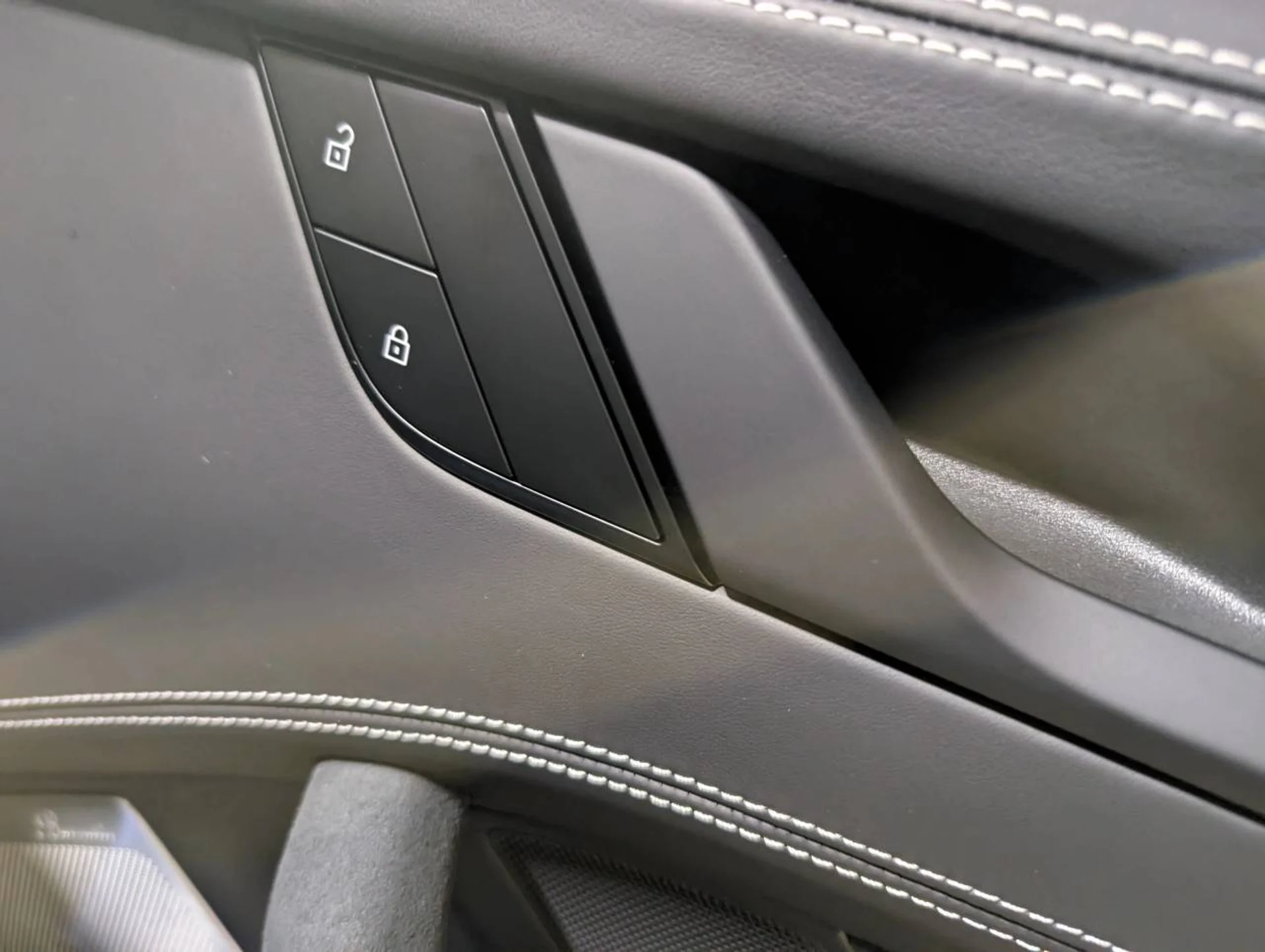 mph026_1906323912_2c2569dc856a492cdb853928d85b5284x_d1bcd240fb