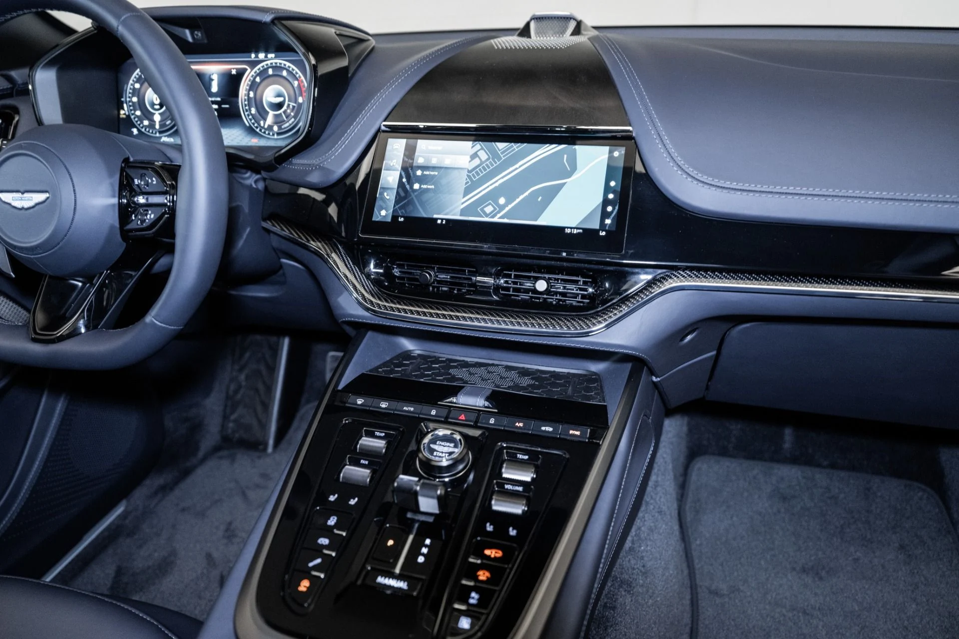 mph026_1906494323_Used_2025_Aston_Martin_DBX_707_1754709382_05dc005c89