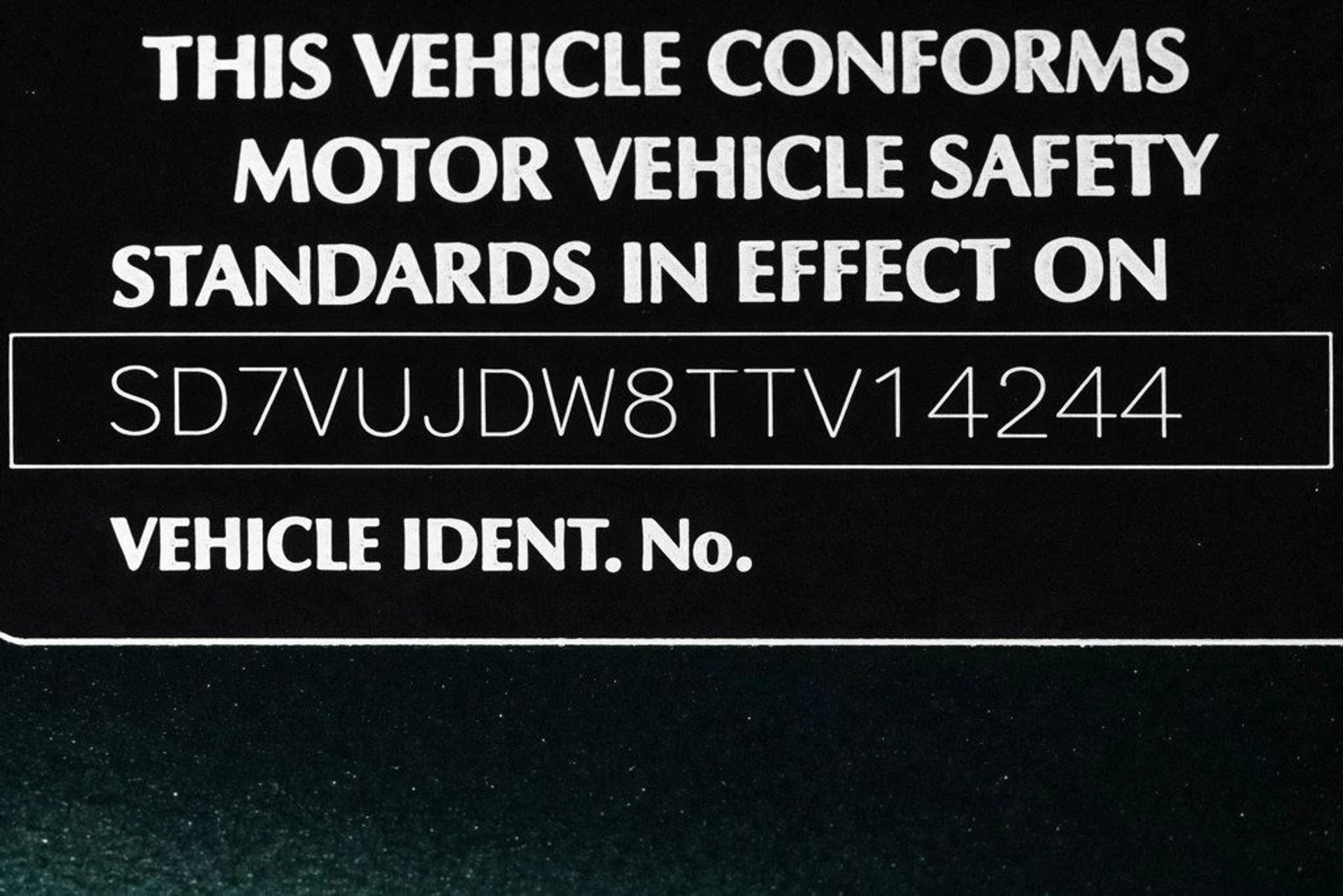 mph026_1908313197_new_2026_aston_martin_dbx_707awd_11350_22969430_26_1024_7180c2f6b8