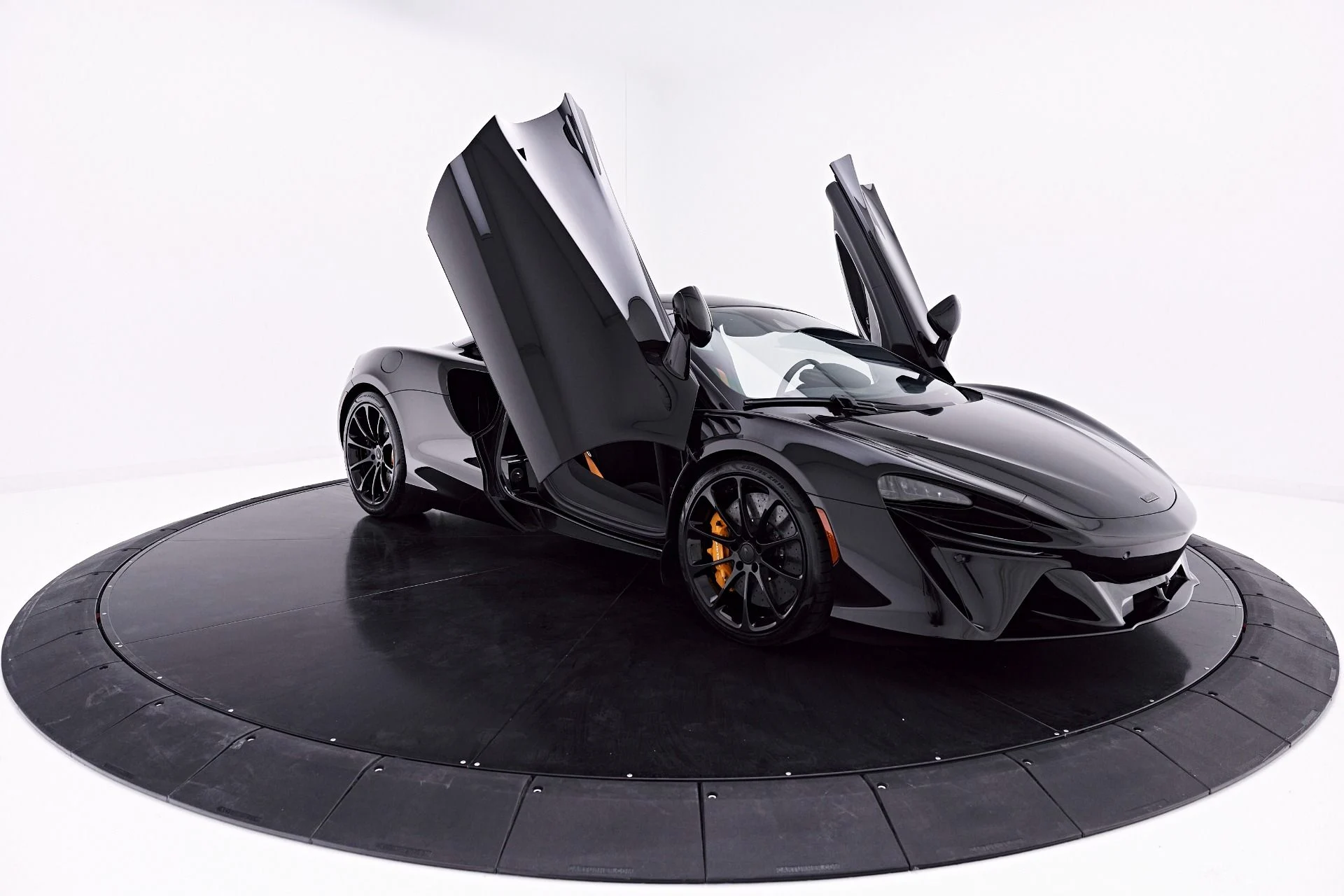 mph026_1908876697_Used_2026_Mc_Laren_Artura_Vision_1777507463_4900b0590a