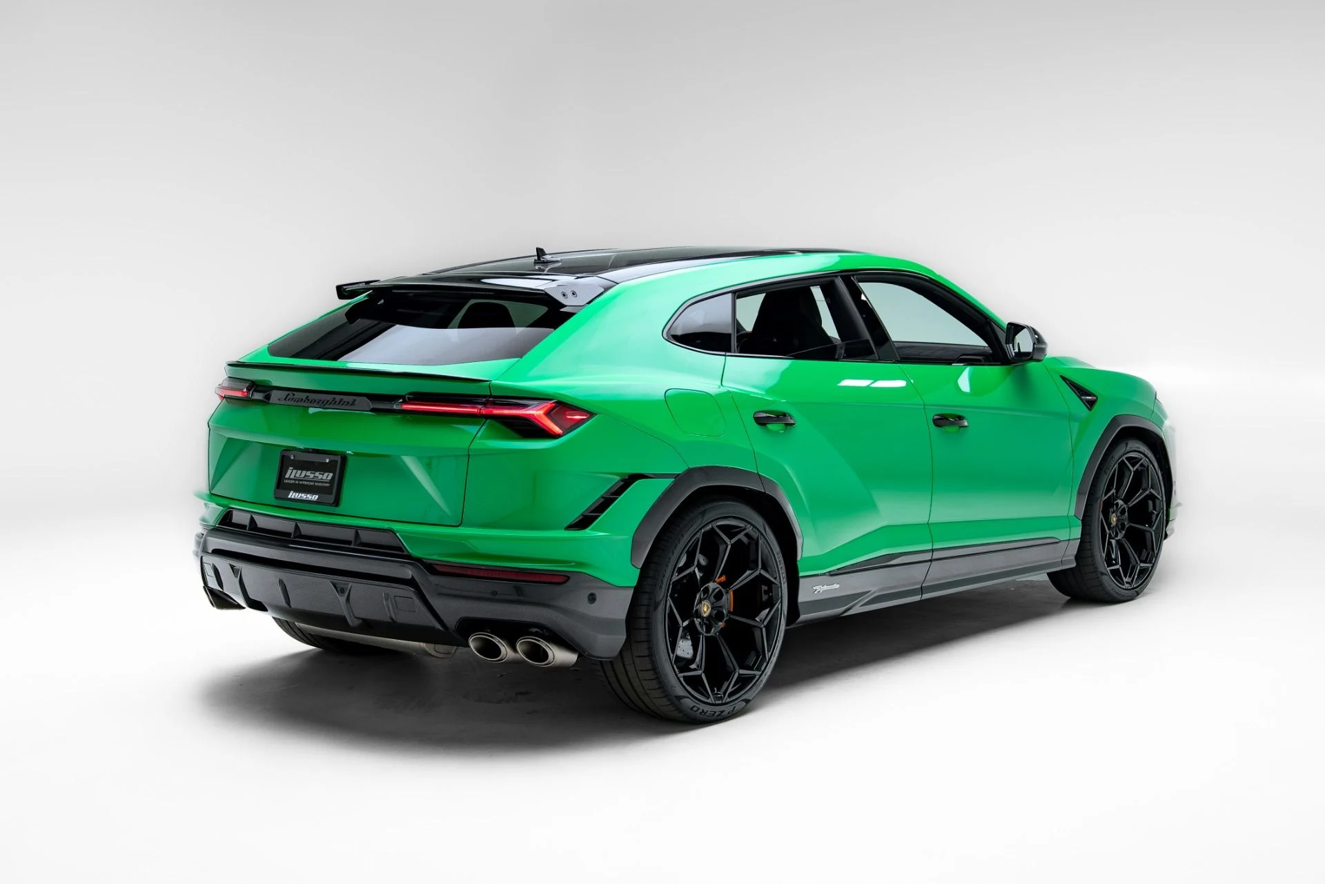 mph026_1912058720_Used_2023_Lamborghini_Urus_Performante_1776977972_74ba7720eb
