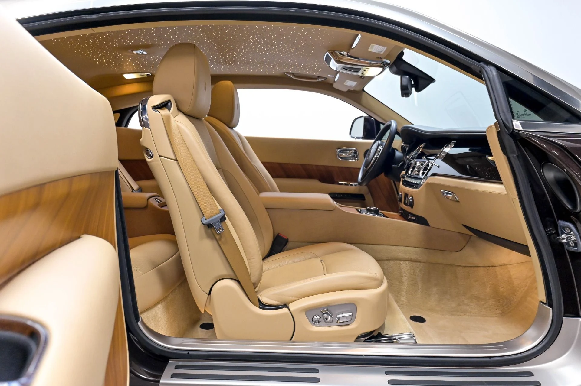 mph026_1912130316_Used_2014_Rolls_Royce_Wraith_1783020984_dc75e0fdfc