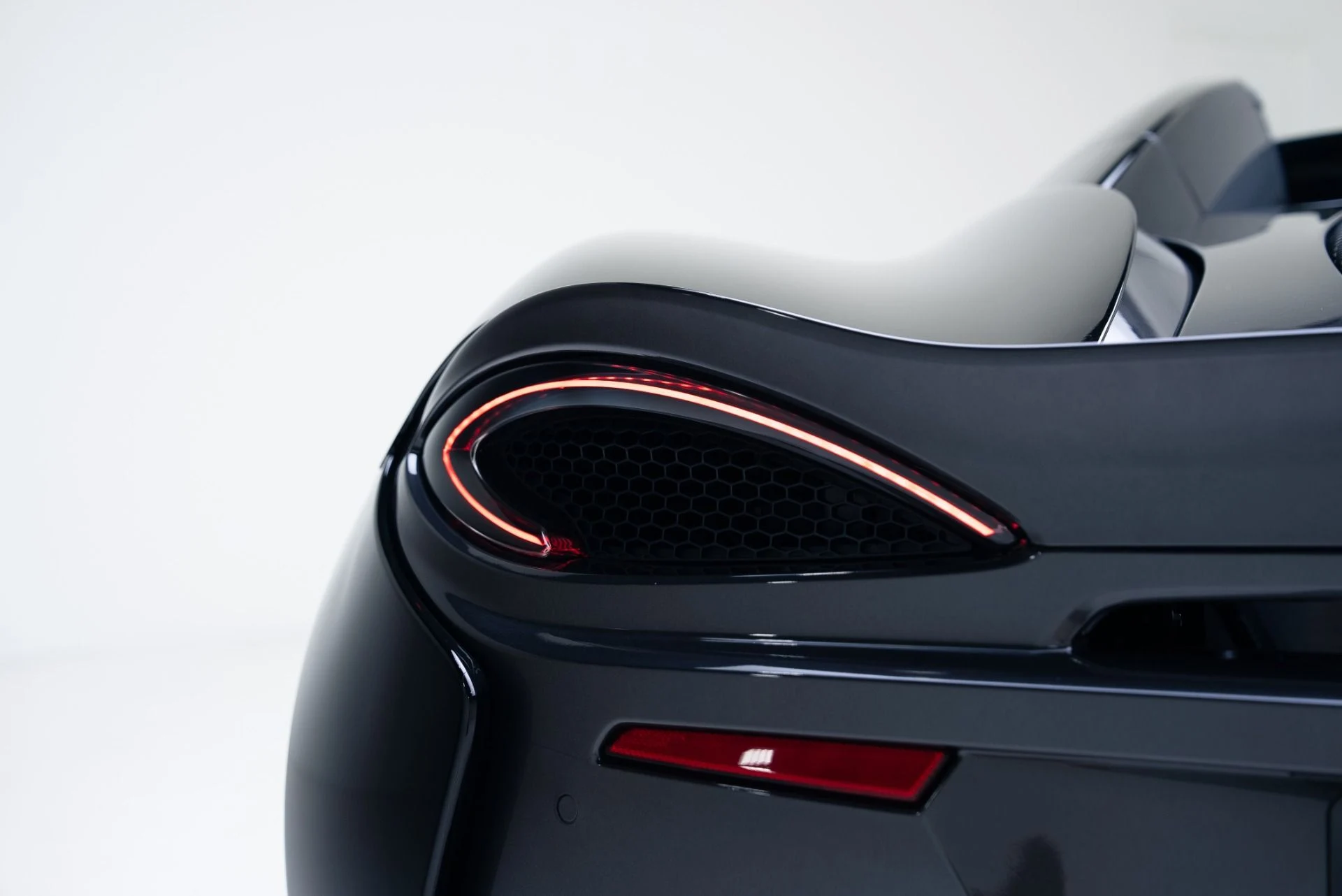 mph026_1912994076_Used_2019_Mc_Laren_570_S_Spider_1767812844_f527a6e594