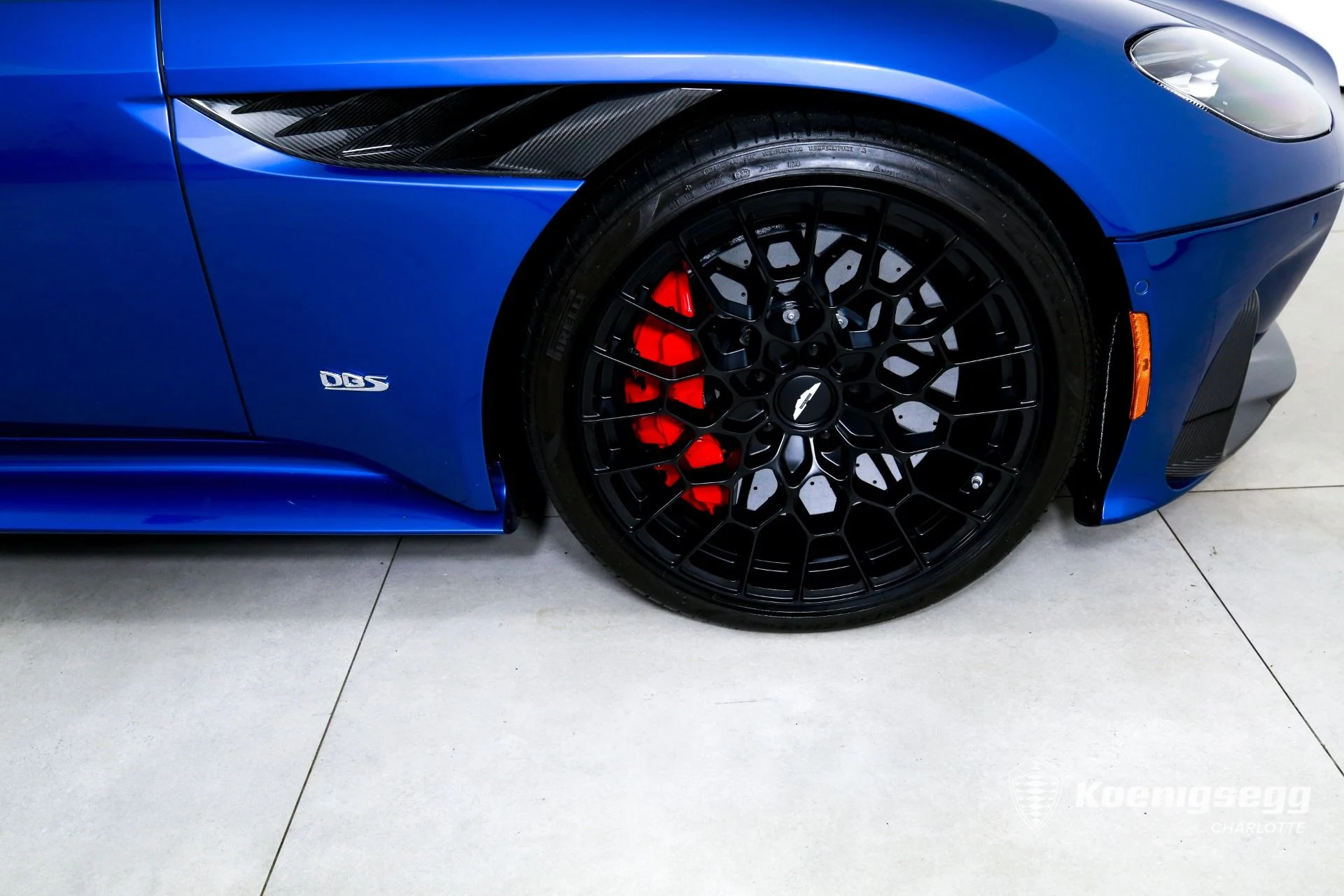 mph026_1920170172_Used_2023_Aston_Martin_DBS_Ultimate_1761053866_d8b62bb466