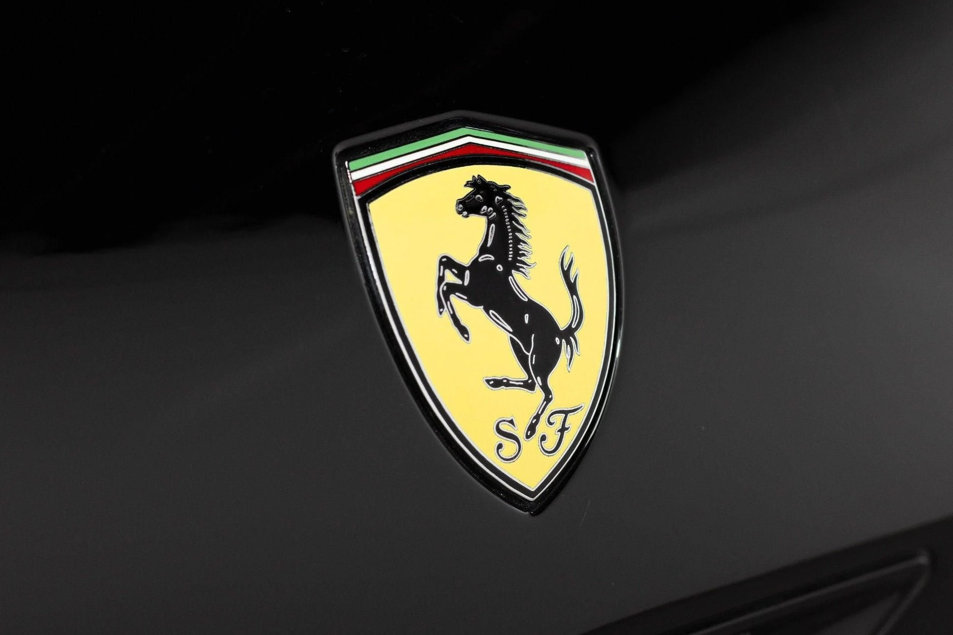 mph026_1925132109_Used_2010_Ferrari_California_1777367986_df9efe6ac5