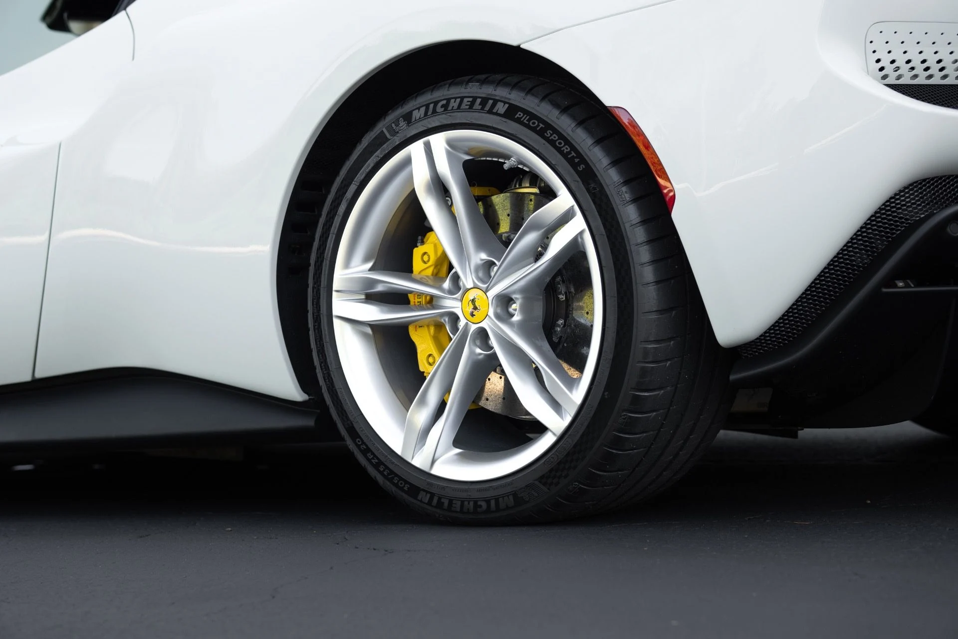 mph026_1929226217_Used_2025_Ferrari_296_GTB_1761682901_6482259081