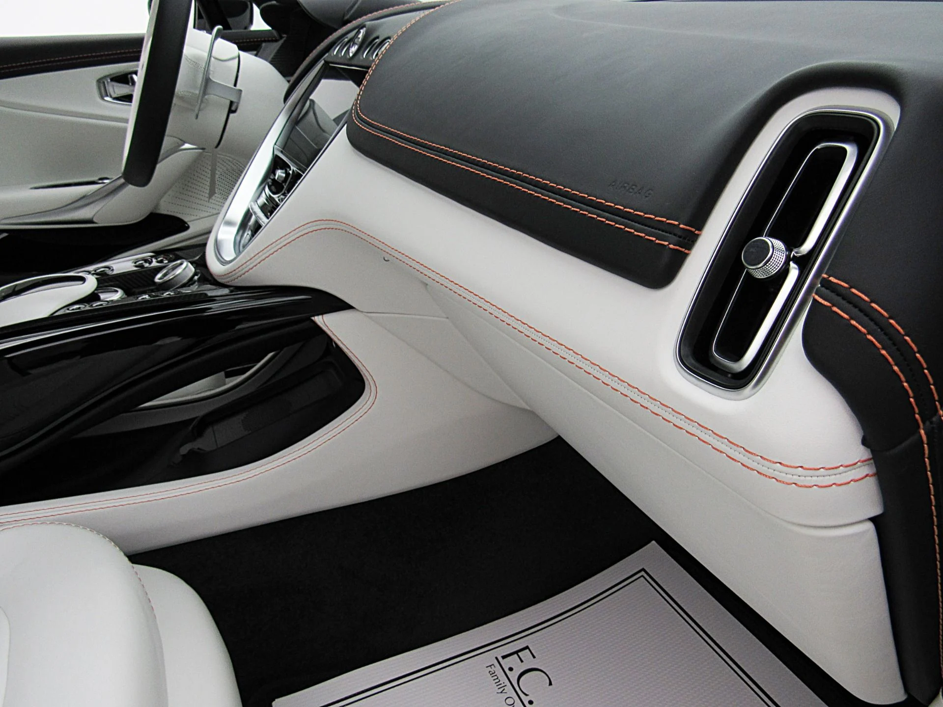 mph026_1931518449_Used_2023_Aston_Martin_DBX_707_7bfe58e80f