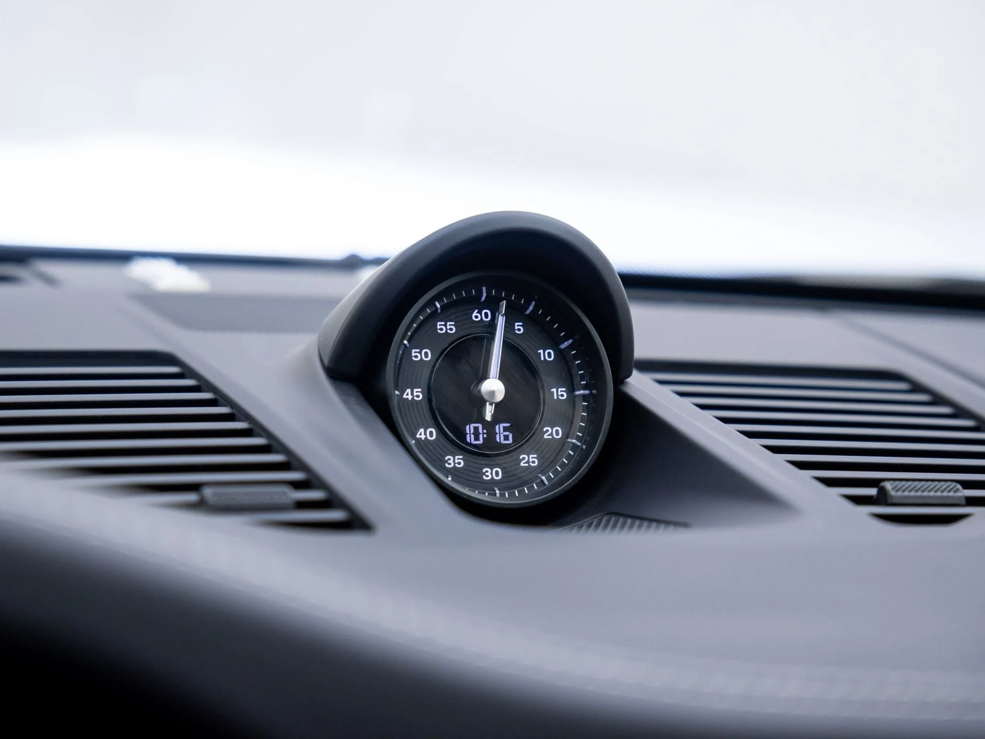 mph026_1945684688_8d9350bb26f4113b43f1730fe6eebe08x_c83f996e32