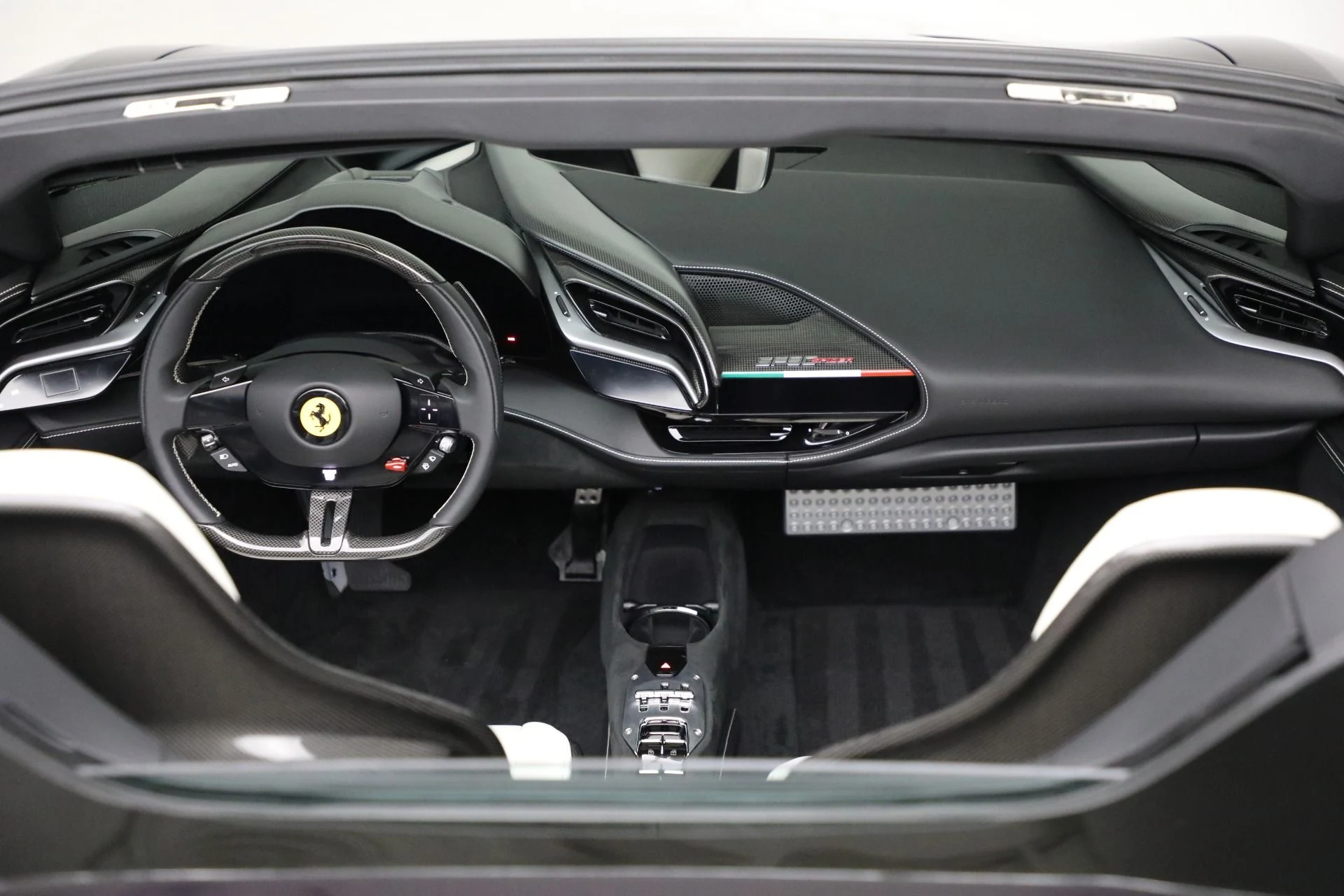 mph026_19499670_Used_2024_Ferrari_SF_90_Spider_b24c217198