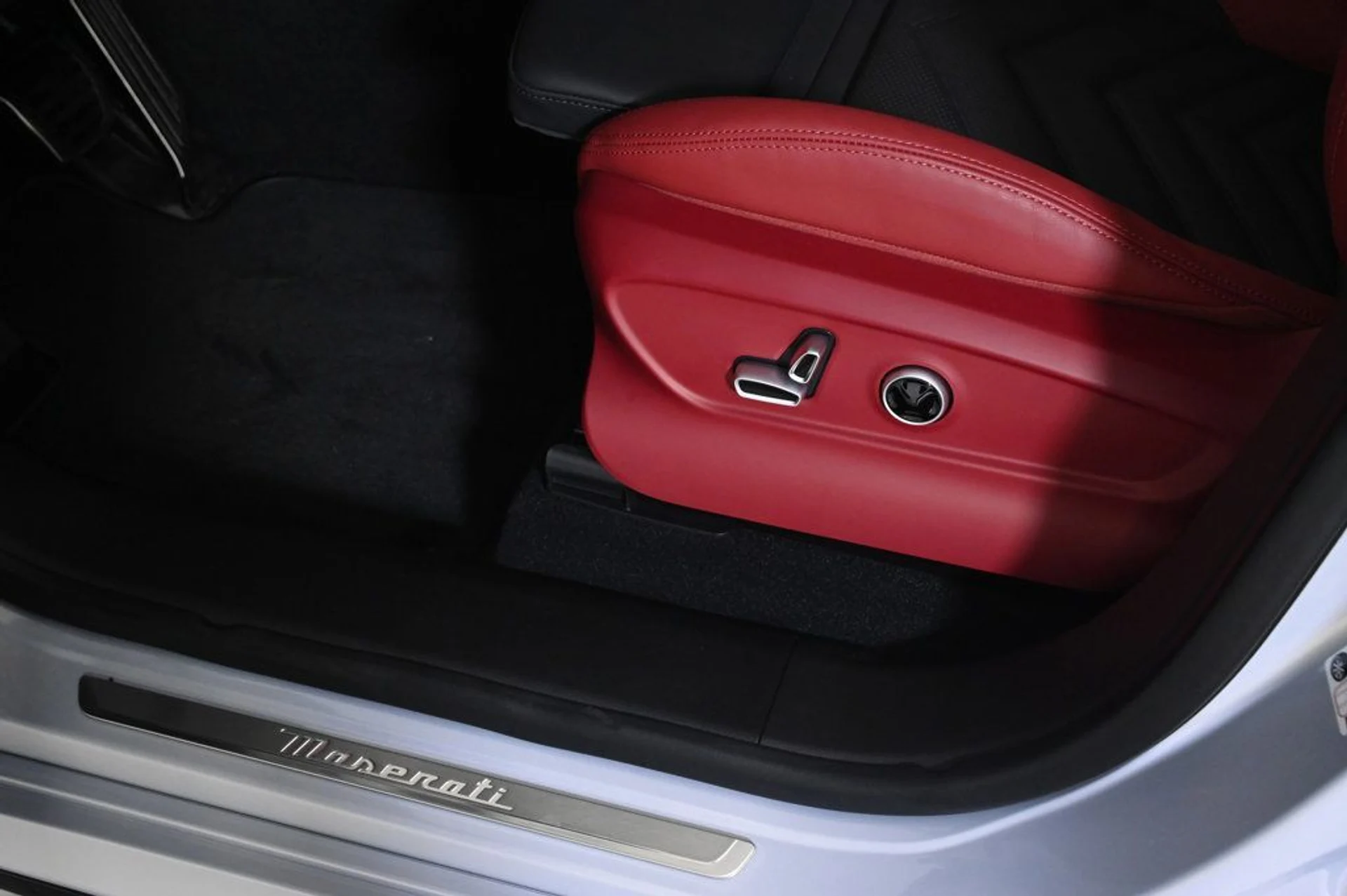 mph026_1950440456_new_2026_maserati_grecale_modena_11350_22991377_26_1024_ab8a4a5bfa