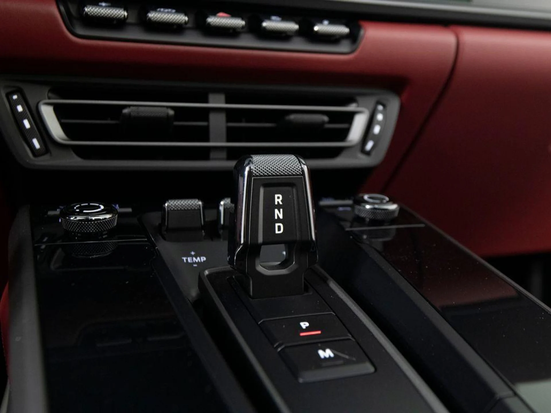 mph026_1952092033_VC_Anqetc_Bn_D_Fymoa4_Pmgwniq_Bo_3af7b666f5