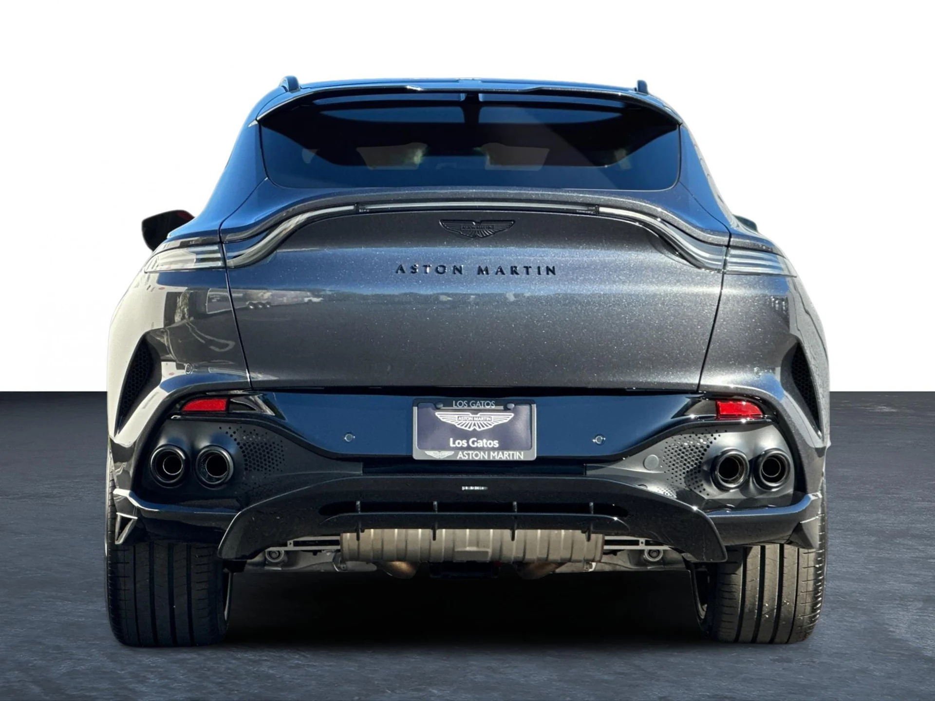 mph026_1953893013_New_2026_Aston_Martin_DBX_1761314829_890e3f5f26