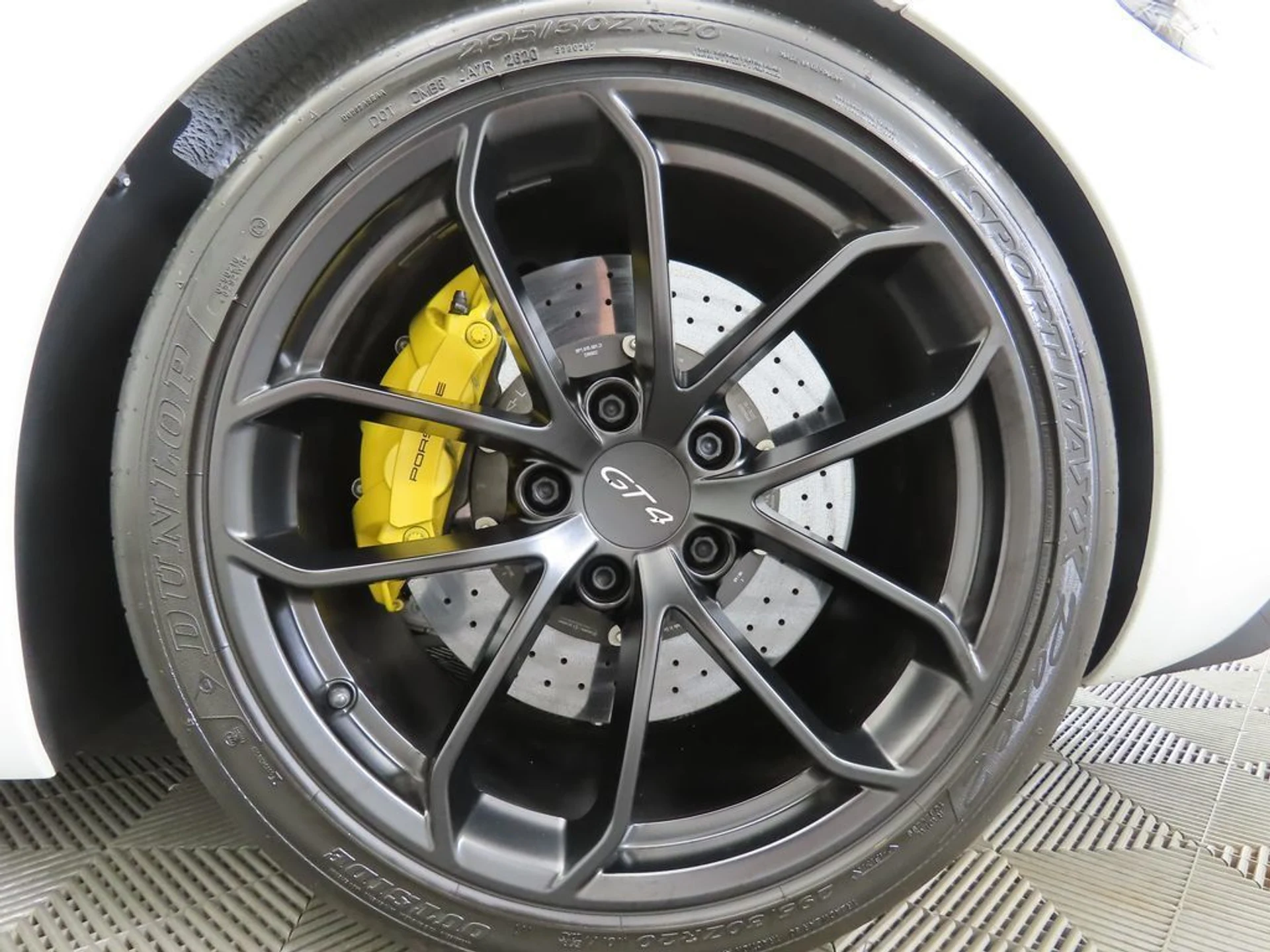 mph026_1956894931_used_2020_porsche_718_cayman_gt4coupe_8119_22982883_27_1024_2f6a8ebe8f