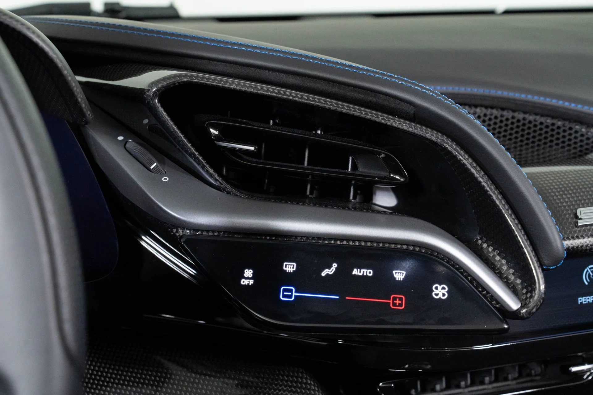 mph026_195835675_6c38e29f8b654bd3b1ec5943a465372b_1f700336a5