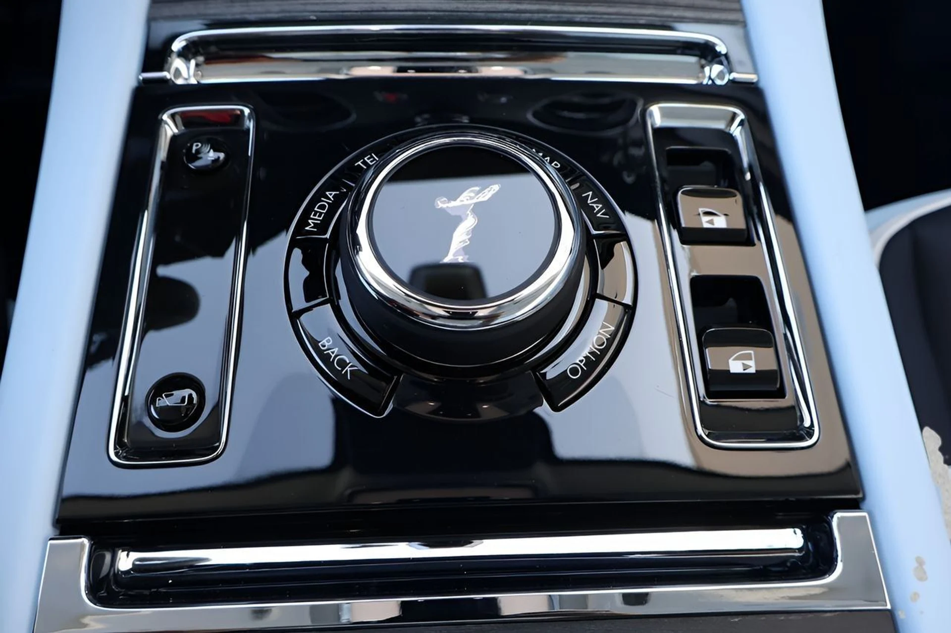 mph026_1965047994_27_4c81f2c64c