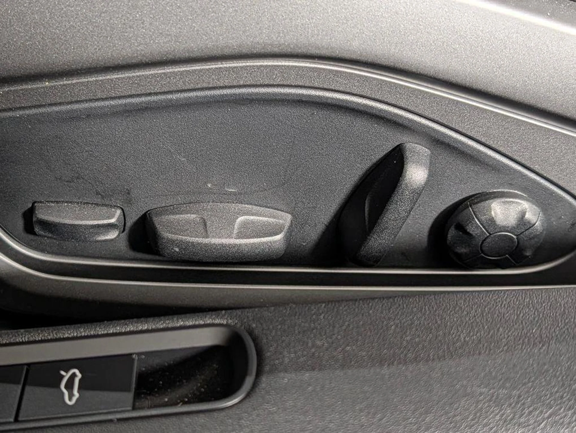 mph026_1965718086_1_H1a_Q_Kc_BGGP_5w_5c4_UI_Rw1_Sk_EQM_403bcecedb