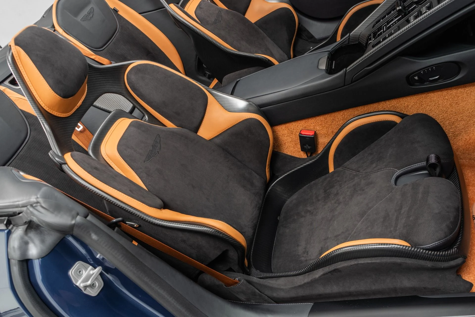 mph026_1966524972_Used_2024_Aston_Martin_DB_12_Volante_Carbon_Fiber_Bucket_Seats_Heritage_Paint_Color_1773867859_4a2792cd7e