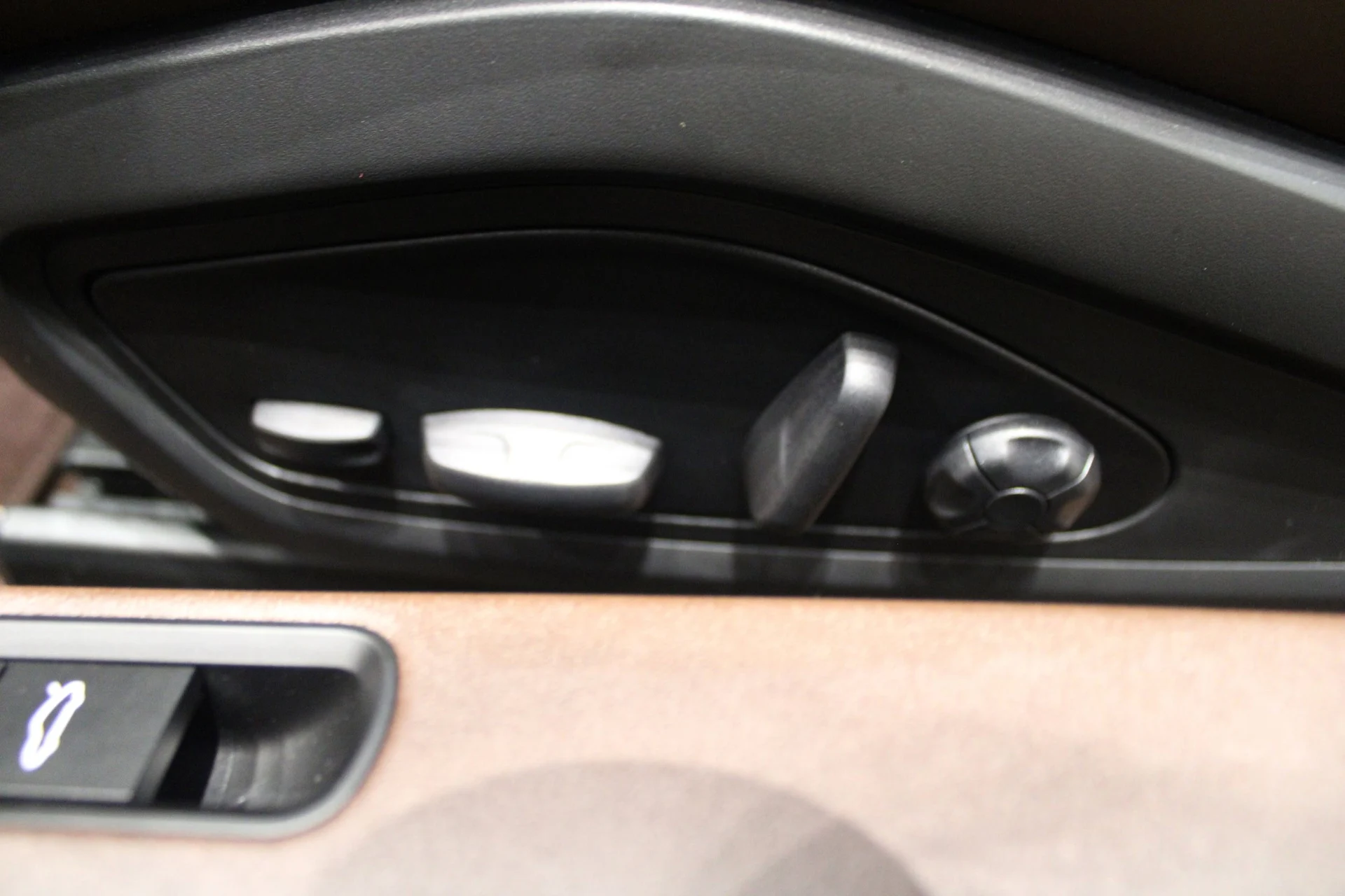 mph026_1984340034_e3bf297fdef1512a002c1e937f6c3645x_407abc1cd3