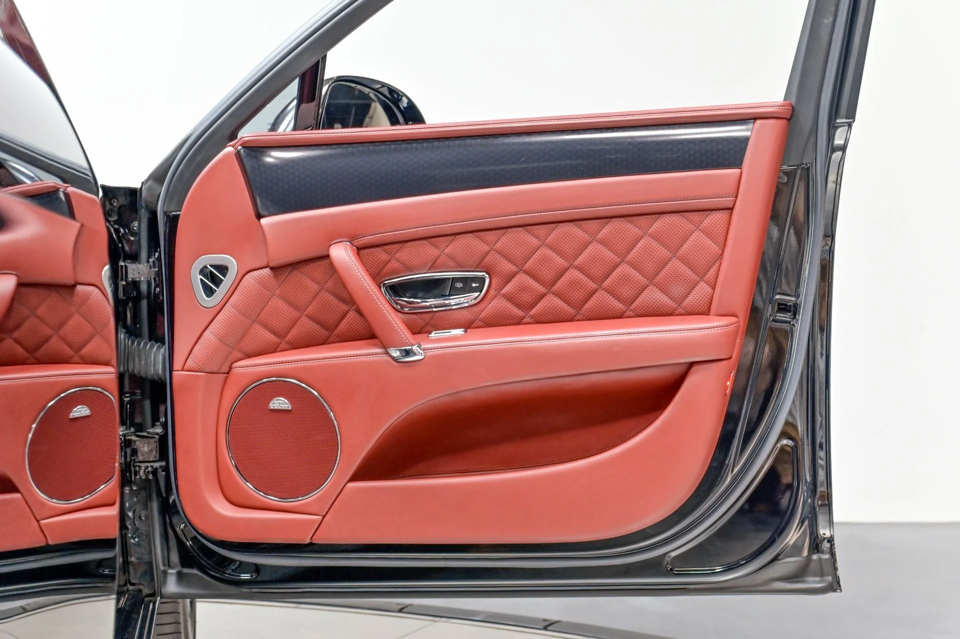 mph026_1989141836_Used_2017_Bentley_Flying_Spur_W12_S_1782583031_78f2a1fa64