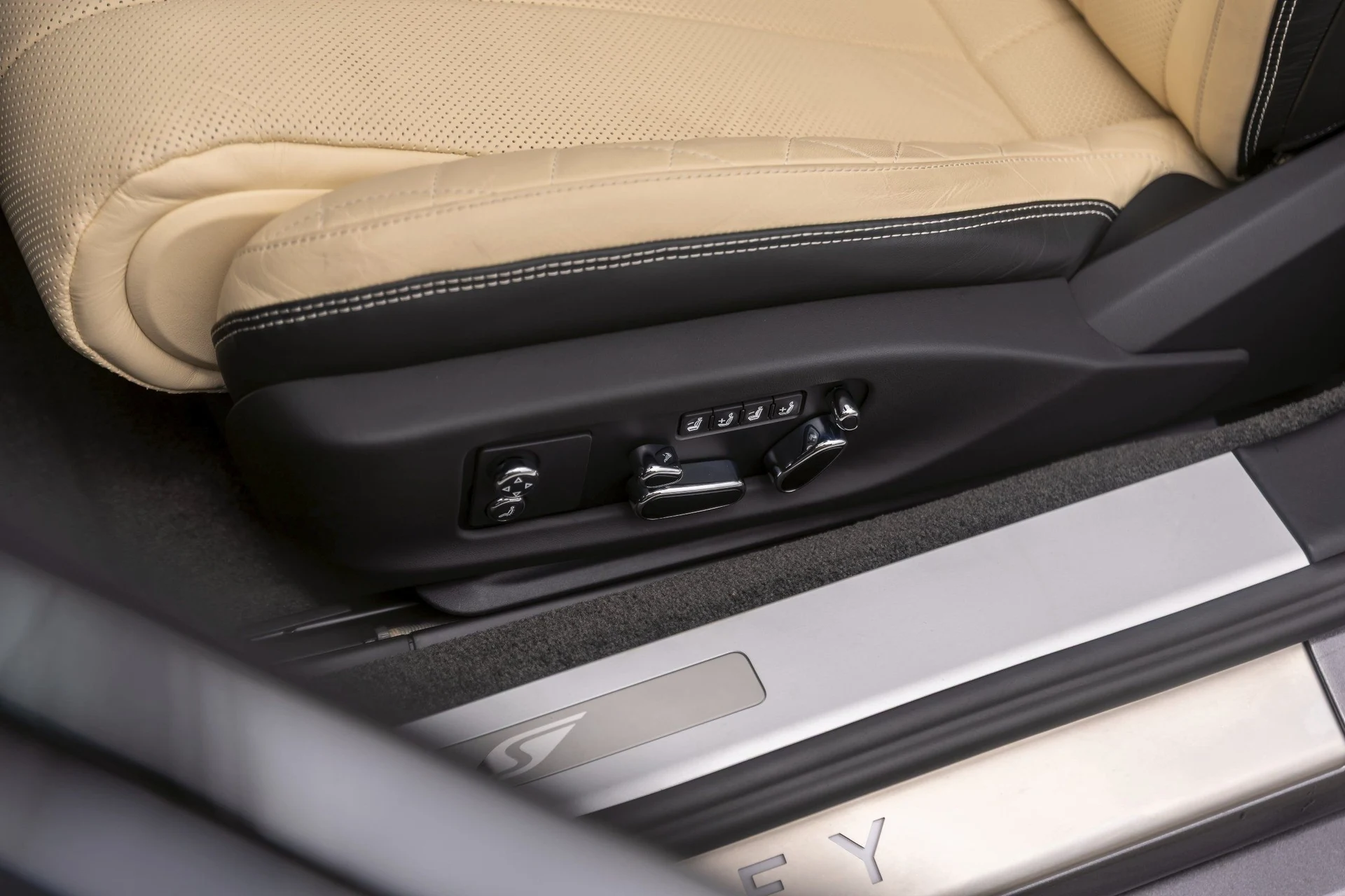 mph026_1989589262_Hi_Tech_Luxury_Imports_LLC_SCBDG_4_ZGXRC_016161_image_26_30beca35b9