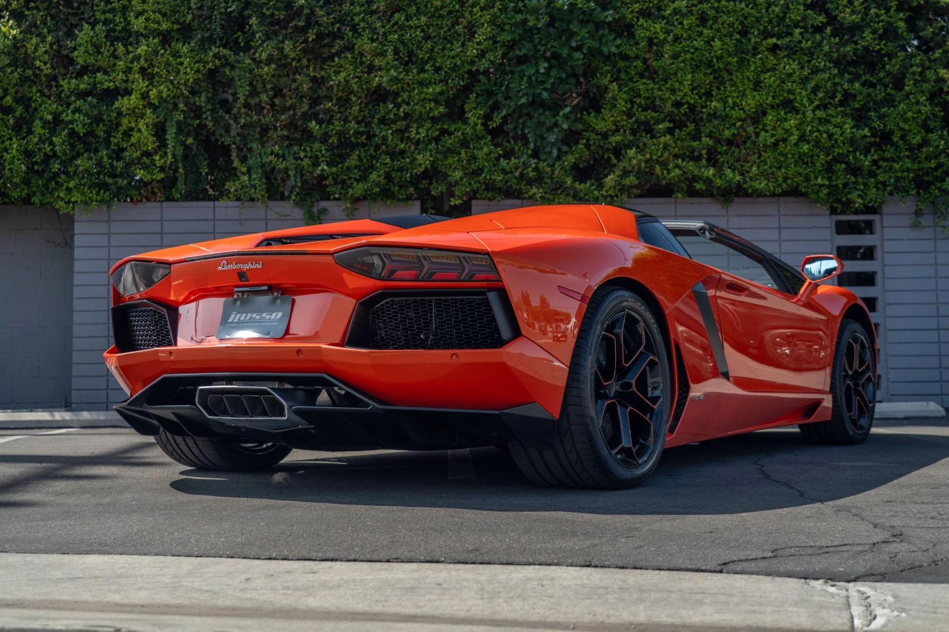 mph026_1993529522_Used_2014_Lamborghini_Aventador_LP_700_4_1759878623_78e19a8f3b