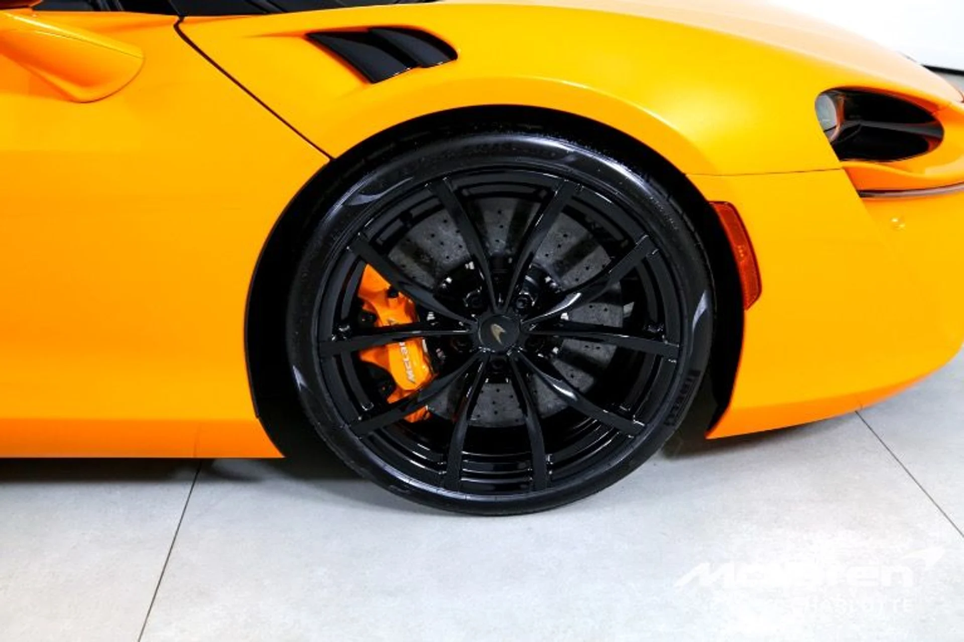 mph026_1998306561_Used_2025_MCLAREN_ARTURA_SPIDER_PERFORMANCE_704ca1d65c