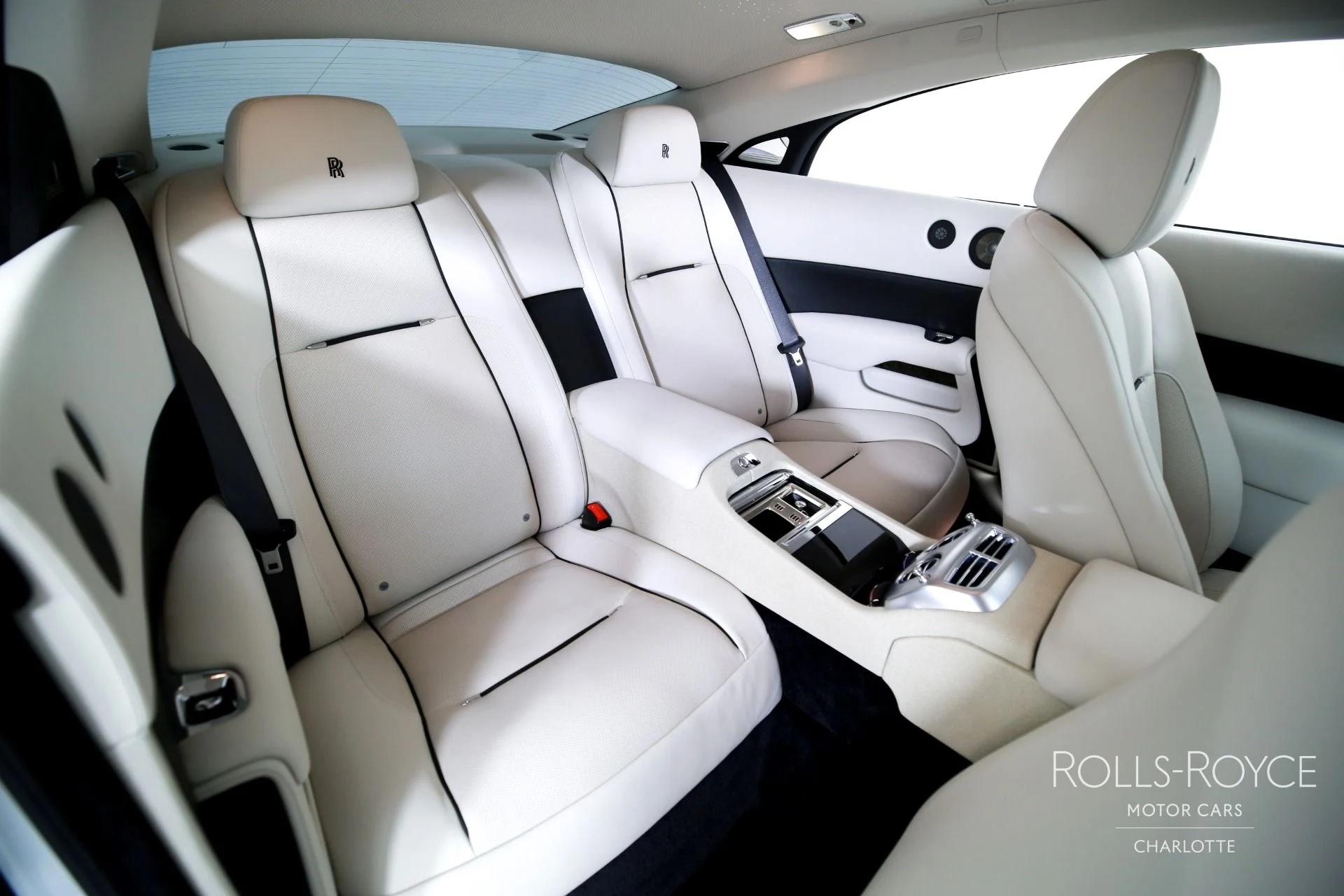 mph026_2005064877_Used_2014_Rolls_Royce_Wraith_1778858283_adb3ca3867