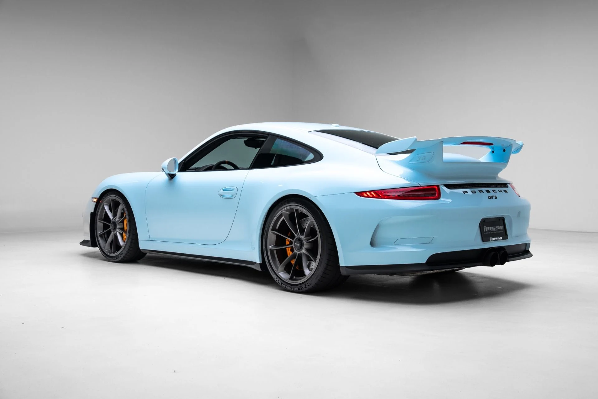 mph026_2006487582_Used_2015_Porsche_911_GT_3_1774894986_5bd51ce76b