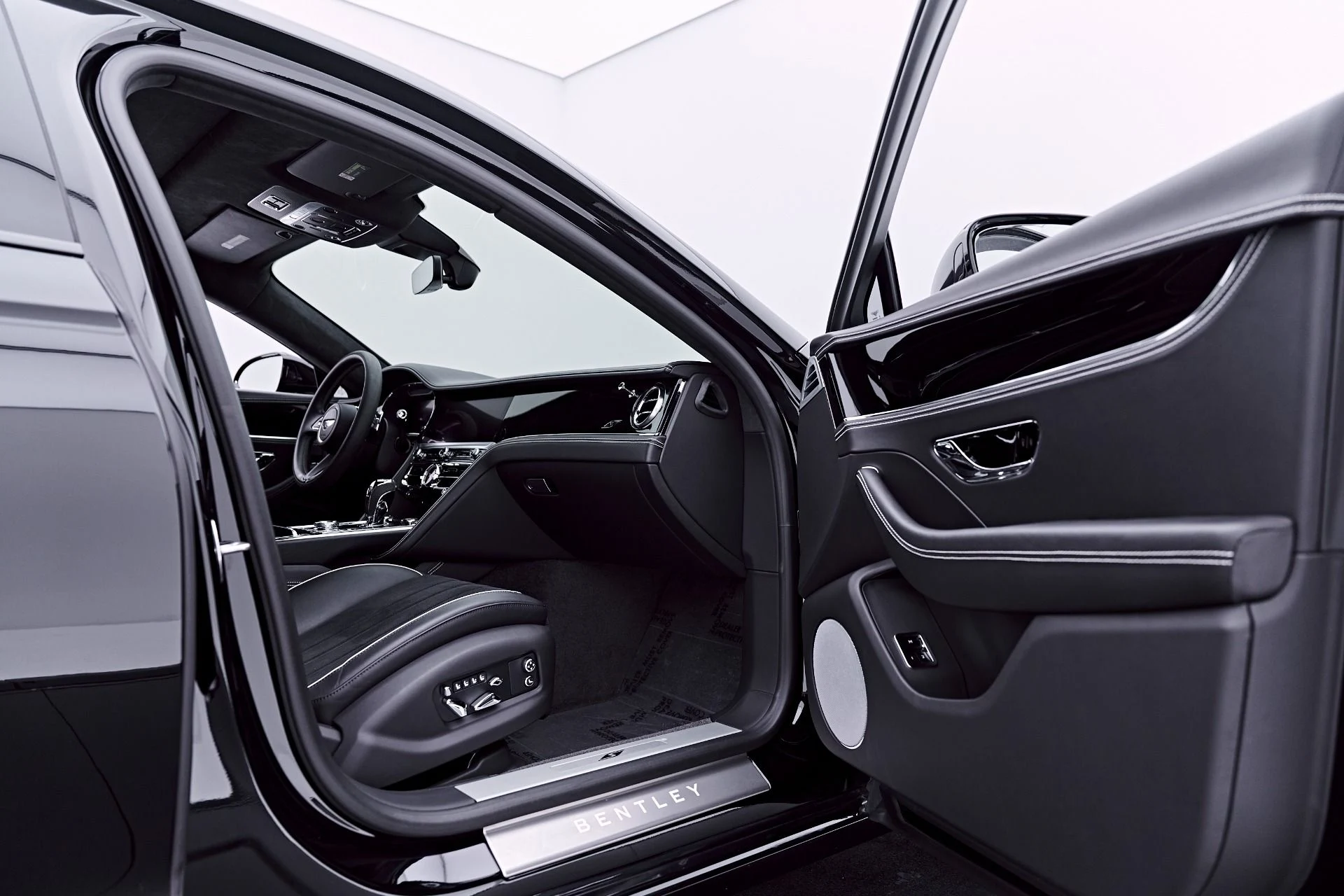mph026_2009156213_Used_2023_Bentley_Flying_Spur_S_1784247257_22b8a2f353