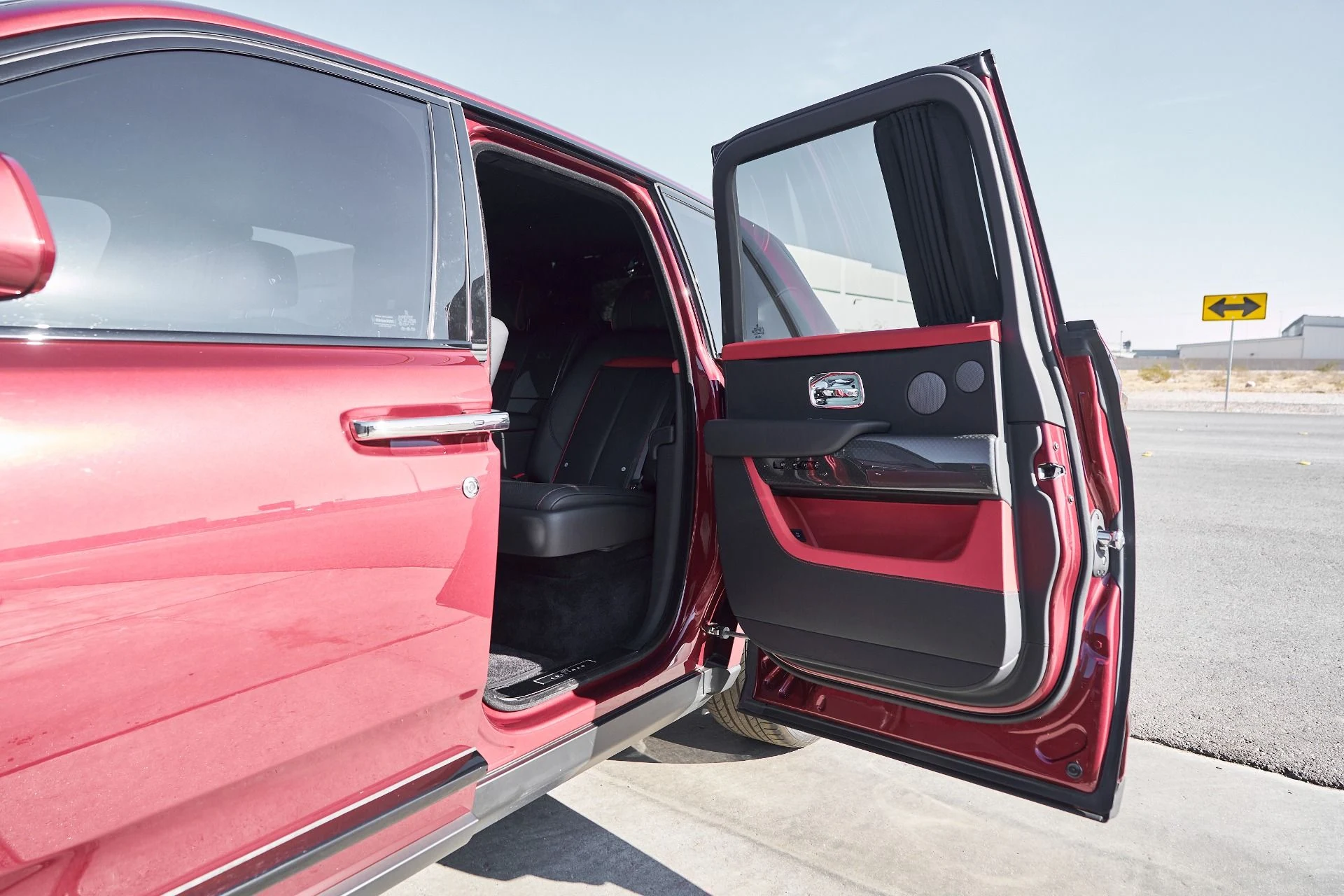 mph026_2011268170_Used_2022_Rolls_Royce_Cullinan_Black_Badge_1764038723_f7442a8e32