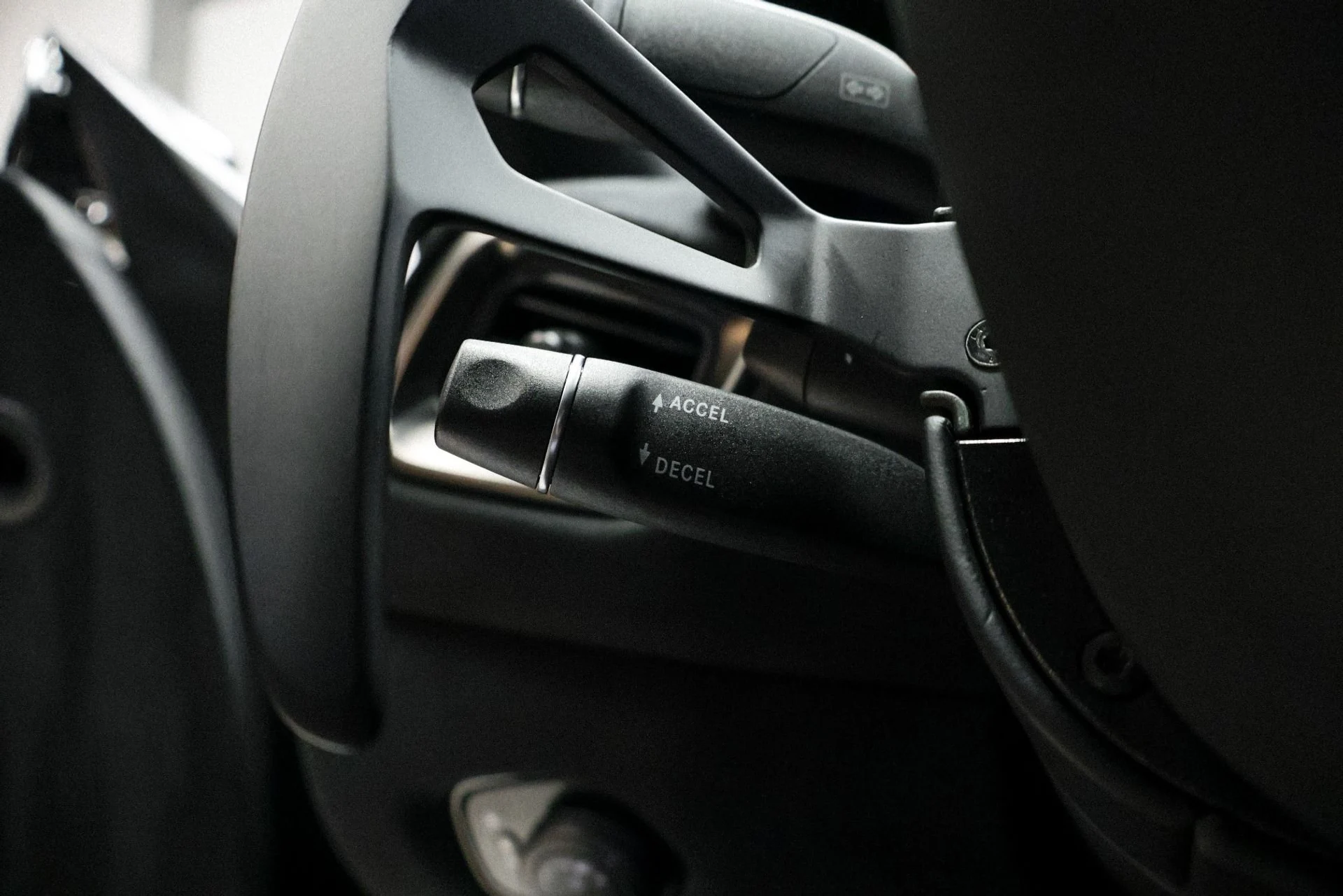mph026_2011880418_Used_2019_Aston_Martin_Vantage_1760536452_41878a7d5c