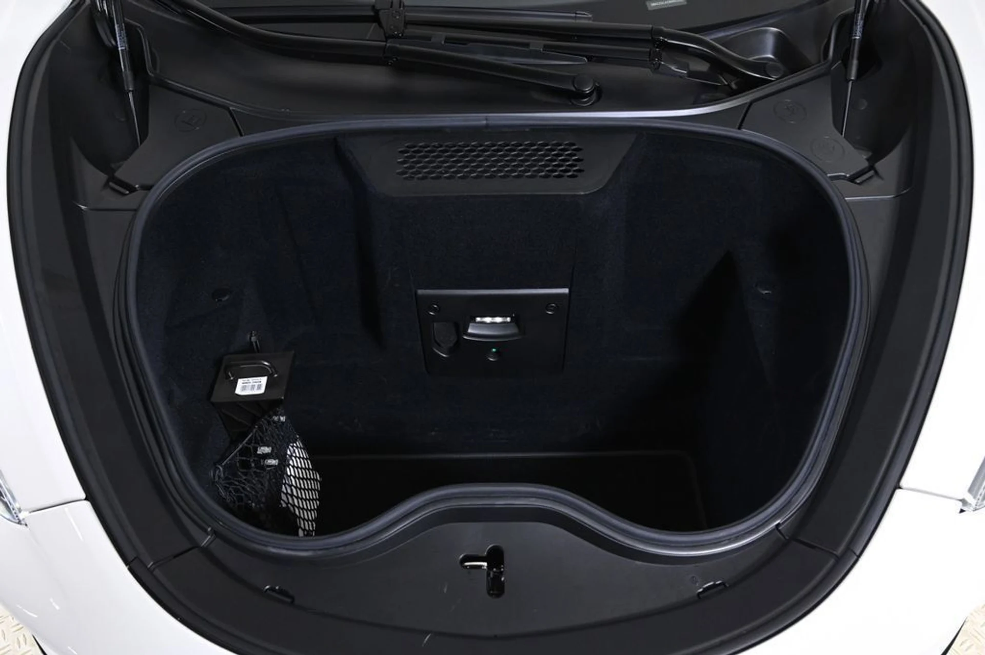 mph026_2016211371_used_2025_mclaren_gts_11350_22954265_26_1024_8348800a6e