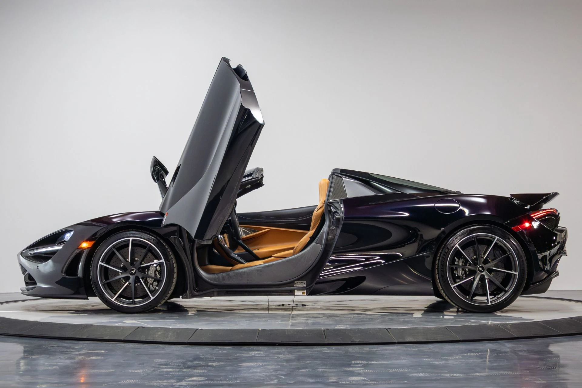 mph026_2027597824_Used_2019_Mc_Laren_720_S_Luxury_1770250296_bc0c462471